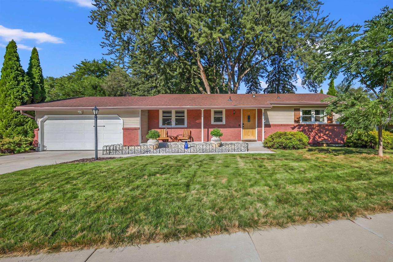 212 Major Way Sun Prairie Wisconsin United States, for Sale, residential, Todd Thiermann, Thiermann Realty Group LLC