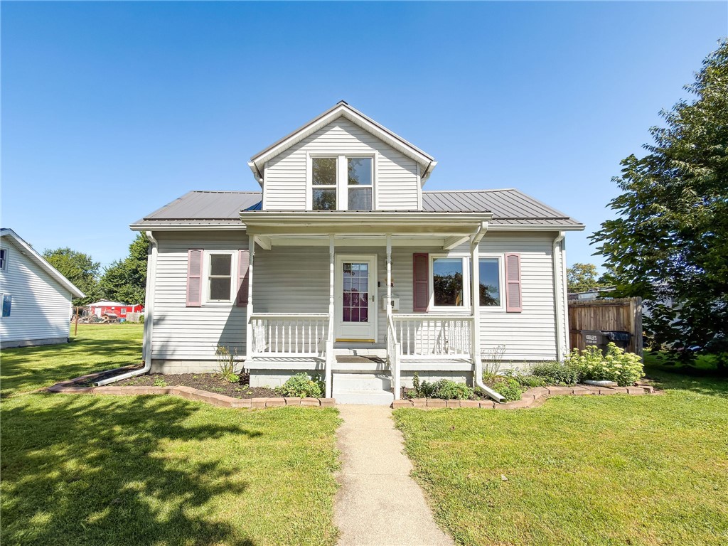 908 Pine Street Marshall Illinois United States, for Sale, residential, Reuben Stence, Stence Realty Team