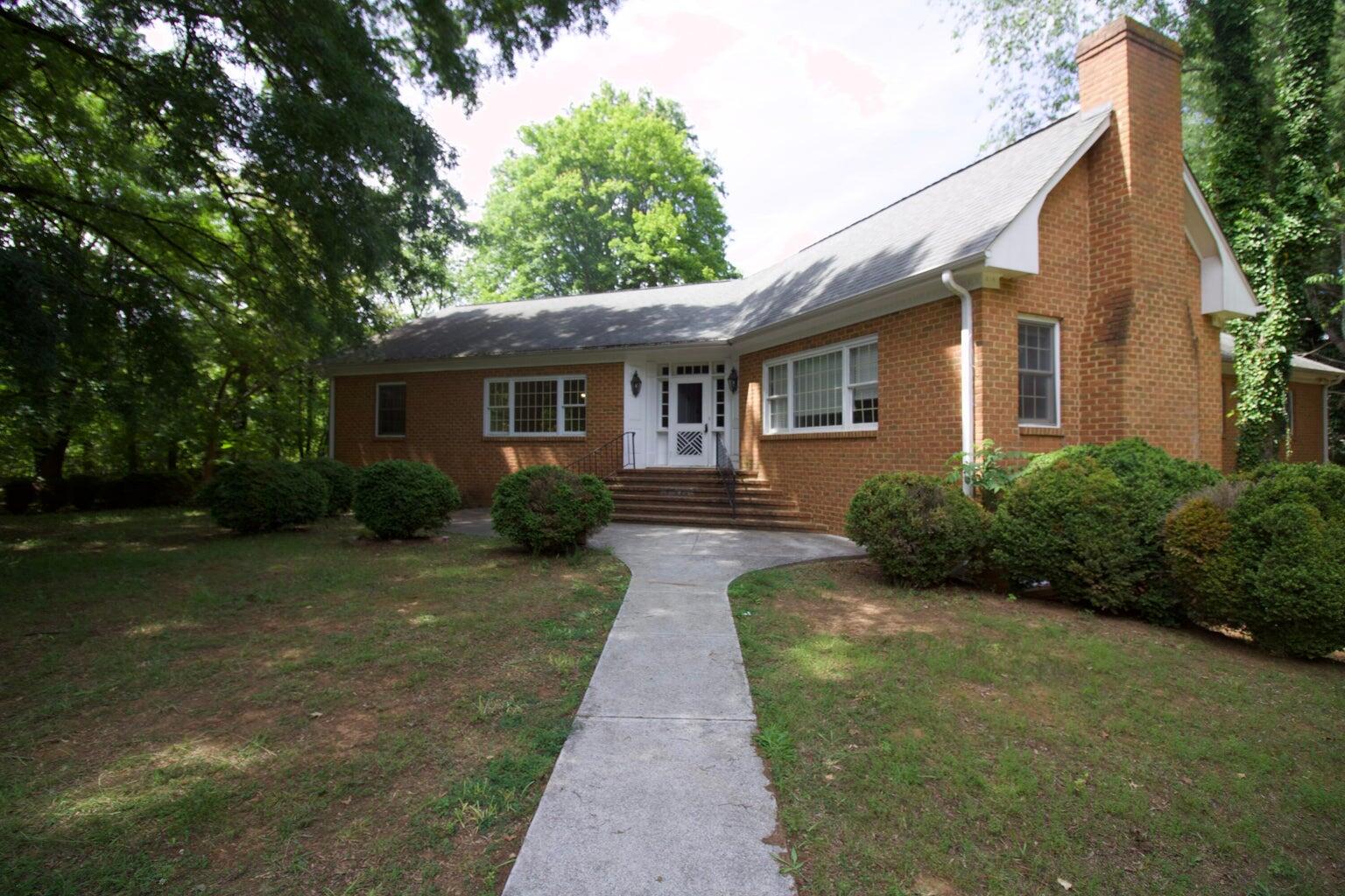 1502 Electric RD Roanoke Virginia United States, for Rent, residential,  , Varney Realty Partners