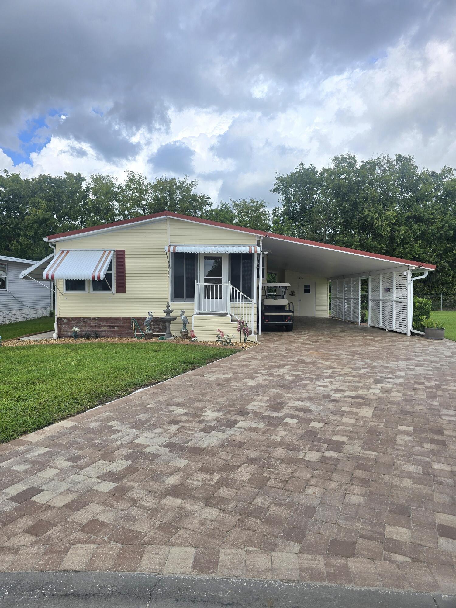 1613 SW 35TH Circle Okeechobee Florida United States, Sale Pending, residential, , Mixon Real Estate Group, LLC