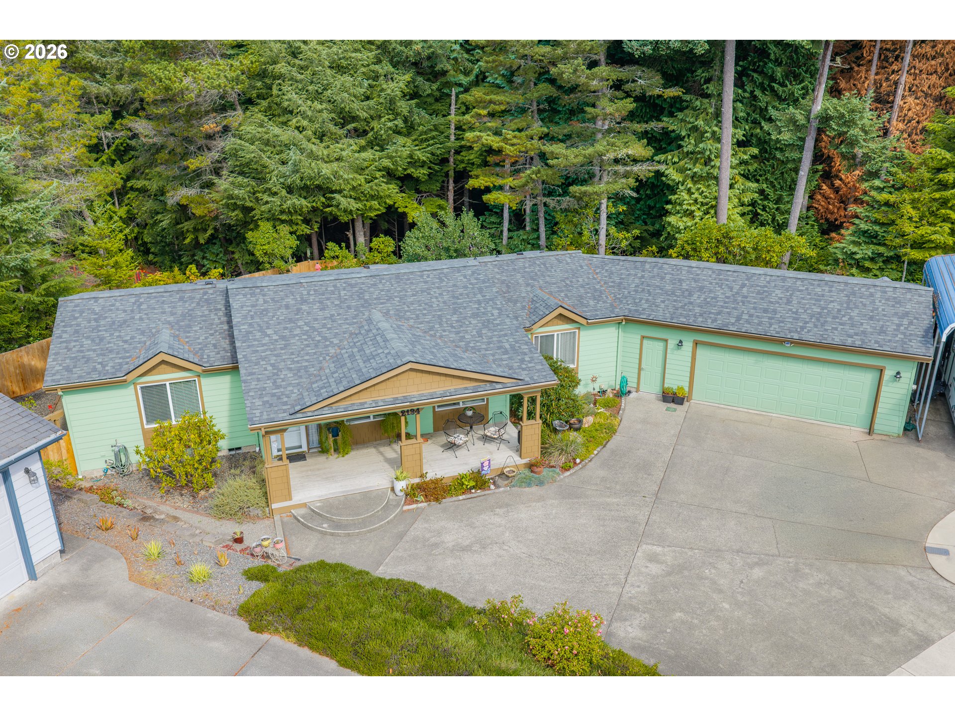 2134 LYNNE DR Northbend Oregon United States, for Sale, residential, Demo Agent, InCom Real Estate - New Demo Office