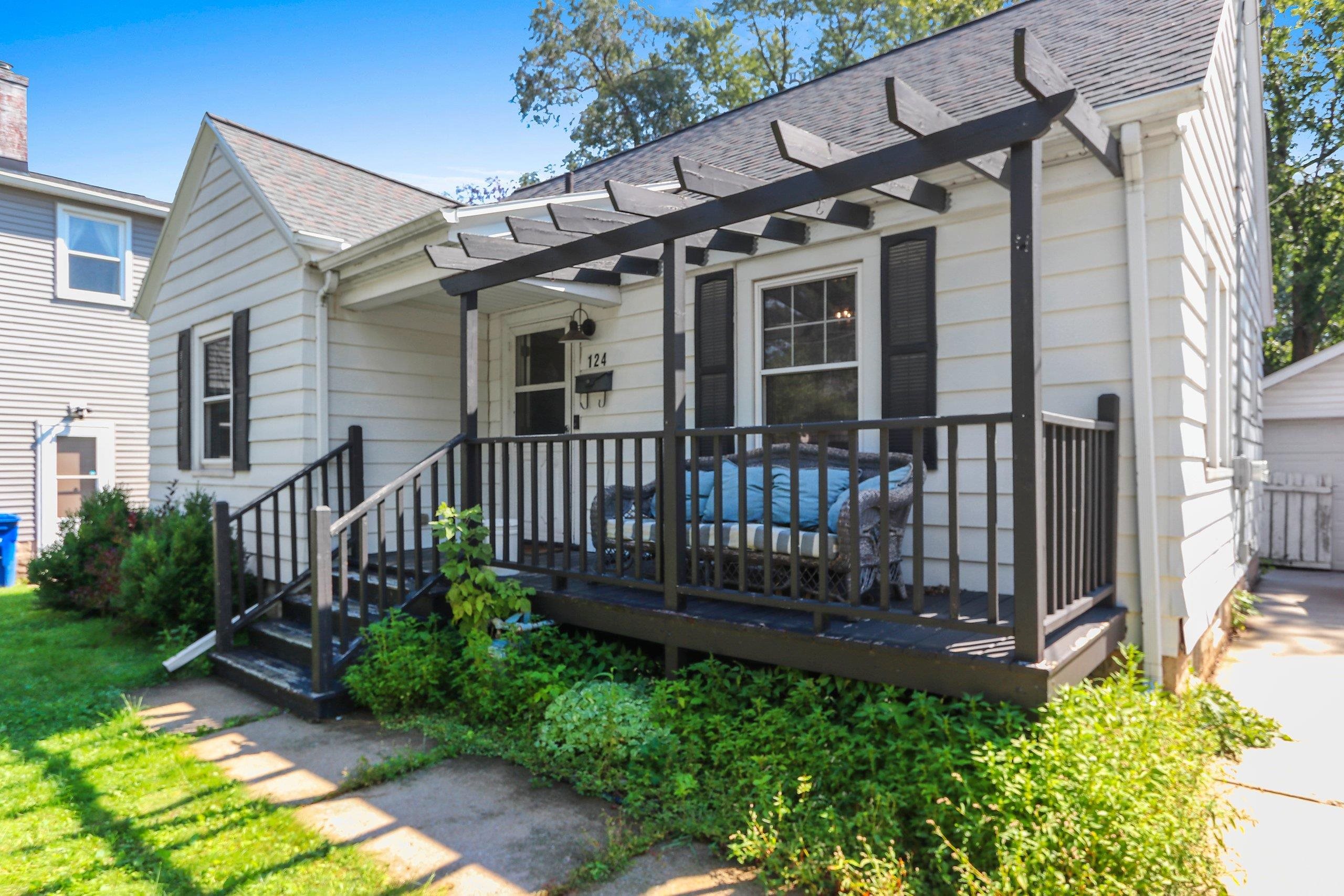 124 N ONEIDA Street Green Bay Wisconsin United States, for Sale, residential,  , Fireside Realty LLC