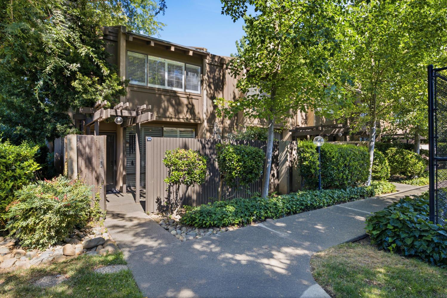 2254 Woodside Lane APT 6 Sacramento California United States, for Sale, residential,  , SacHomes Realty Group