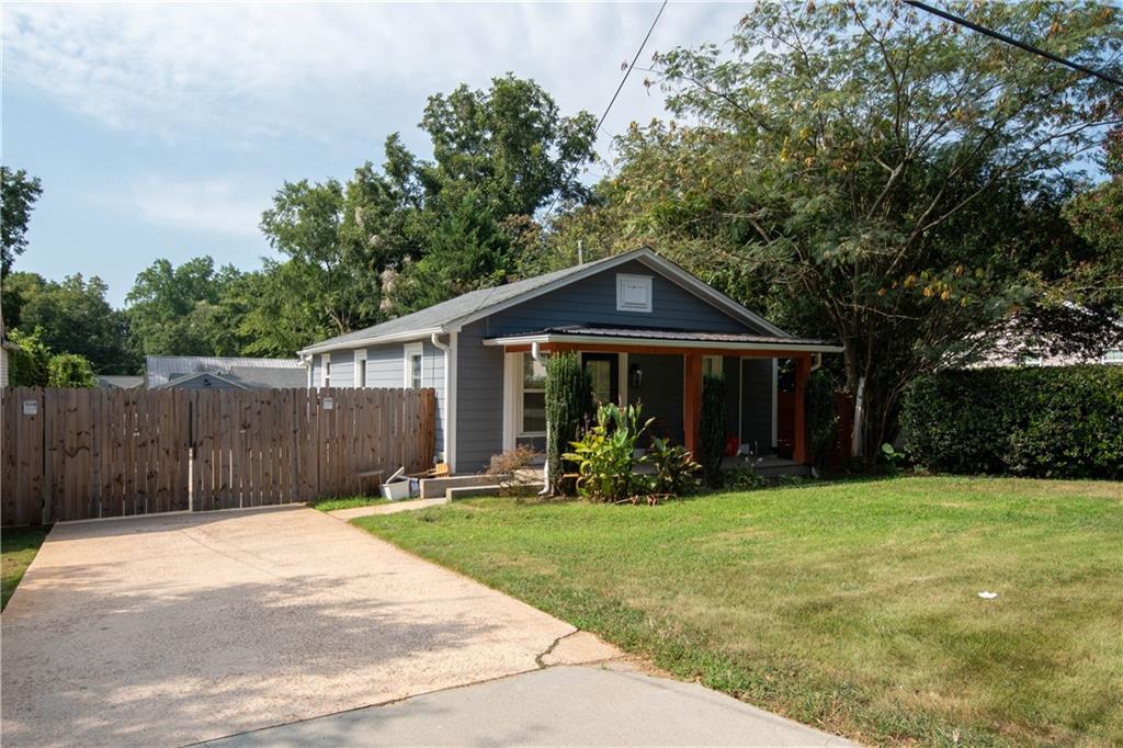 1391 Smith Street Atlanta Georgia United States, for Rent, residential, Nivia  De Oliveira, Homesmart