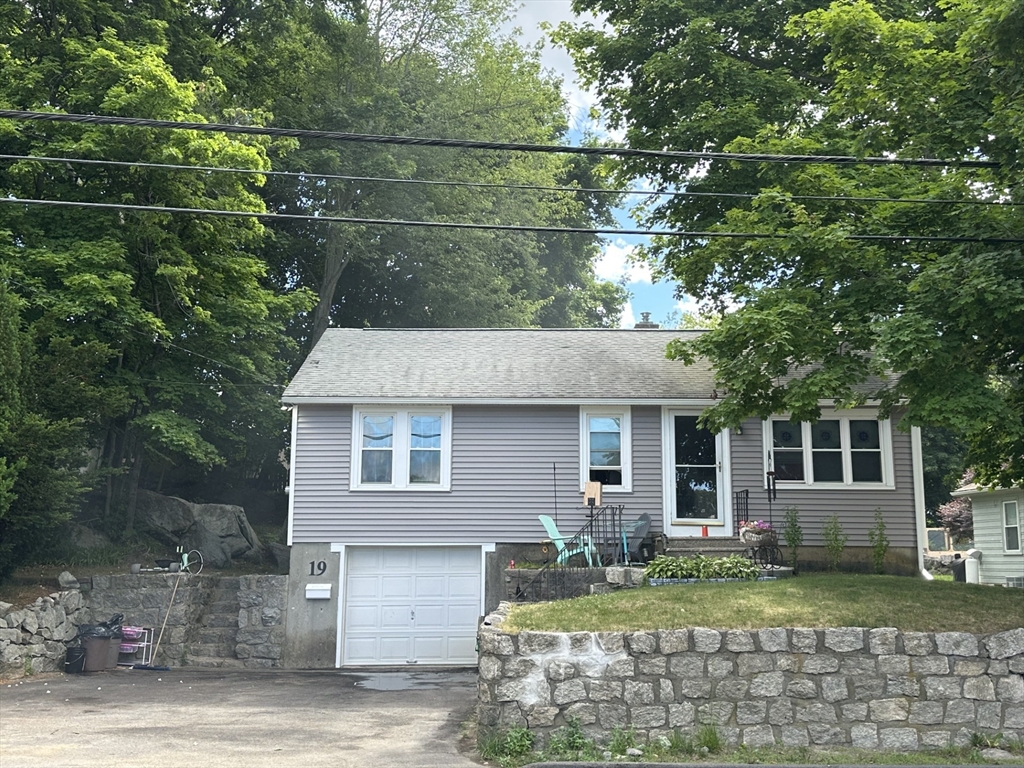 19 Granite St Uxbridge Massachusetts United States, Sold, residential, , HouZingo