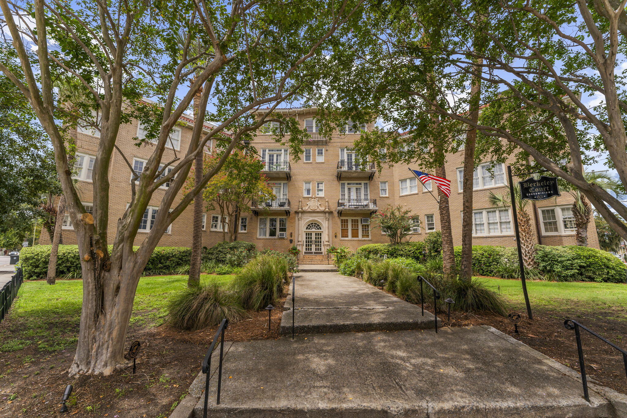 63 Rutledge Avenue APT Apt 27 Charleston South Carolina United States, for Sale, residential, Bobbie  Rose, Keller Williams Realty Charleston/West Ashley