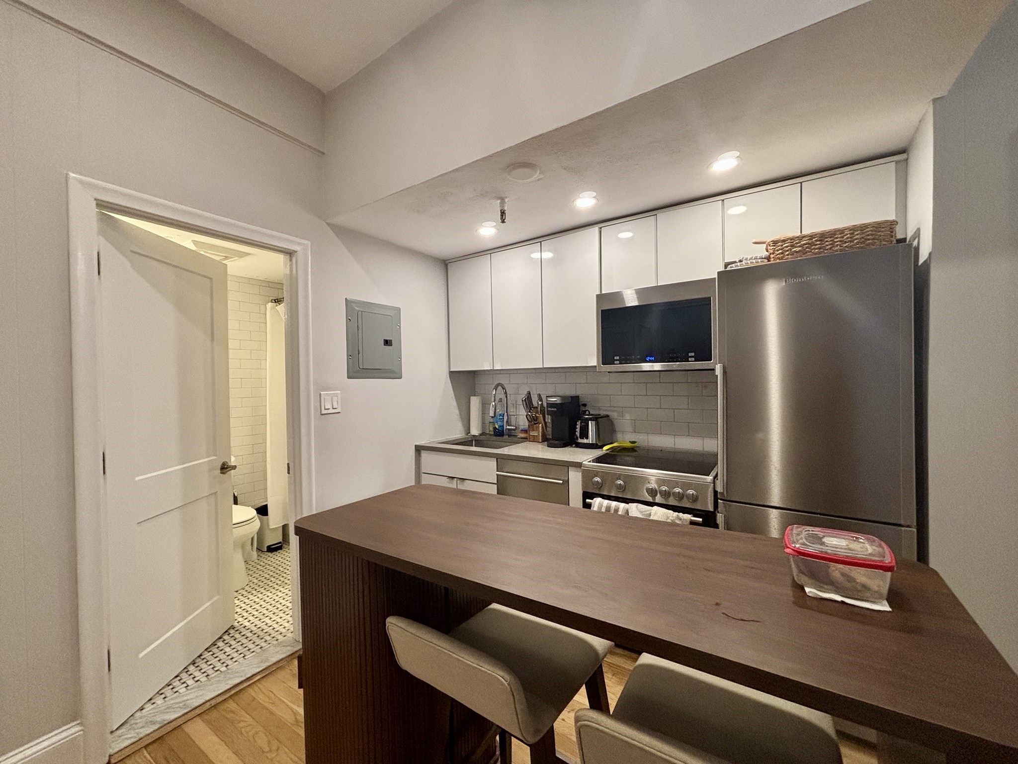 829 Boylston St.  UNIT 101 Boston Massachusetts United States, for Rent, residential,  , The Edwards Realty Team - Barrett Sotheby's International Realty