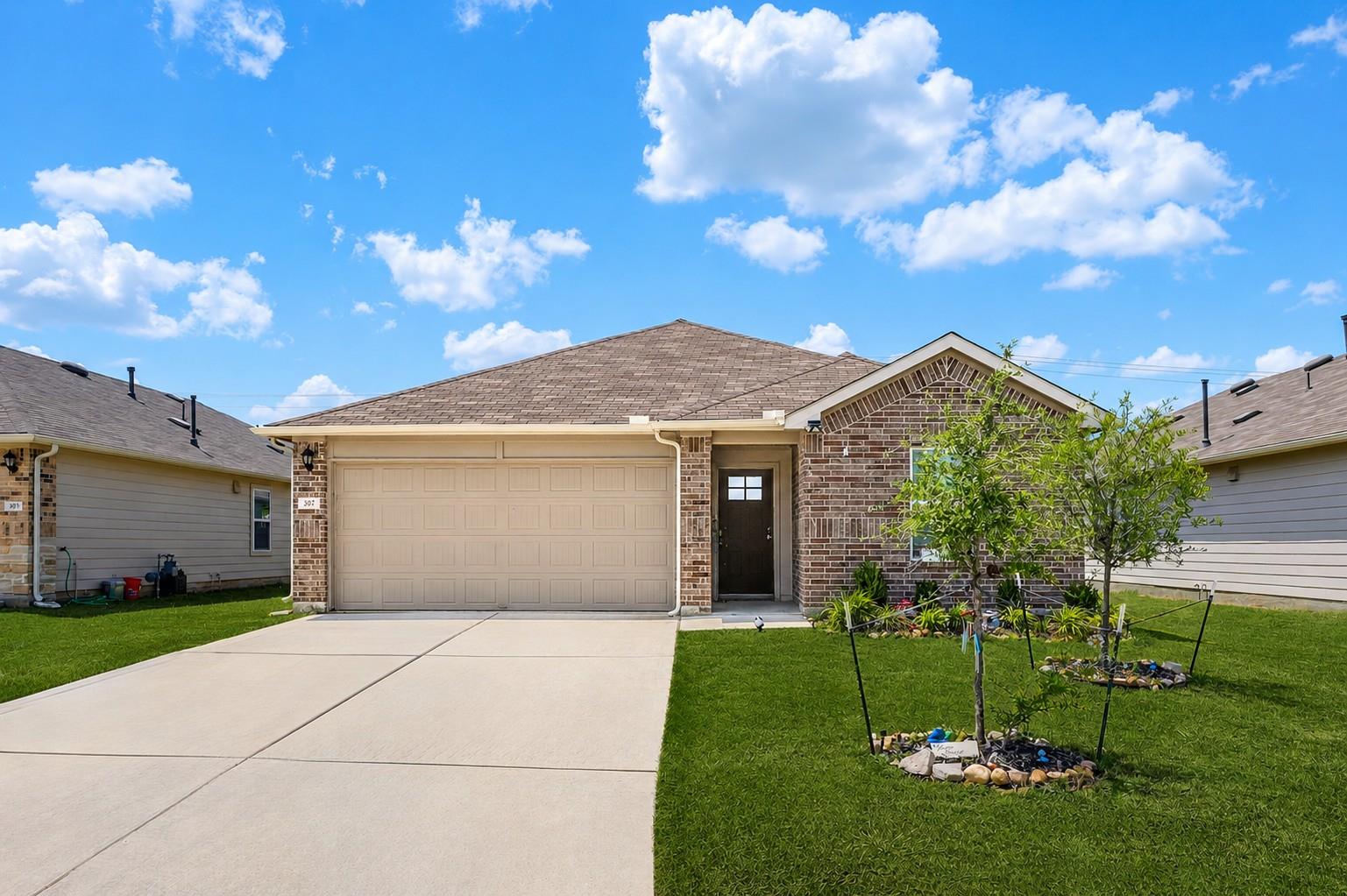 307 Abbey LN Lockhart Texas United States, for Sale, residential, , Link Realty, LLC