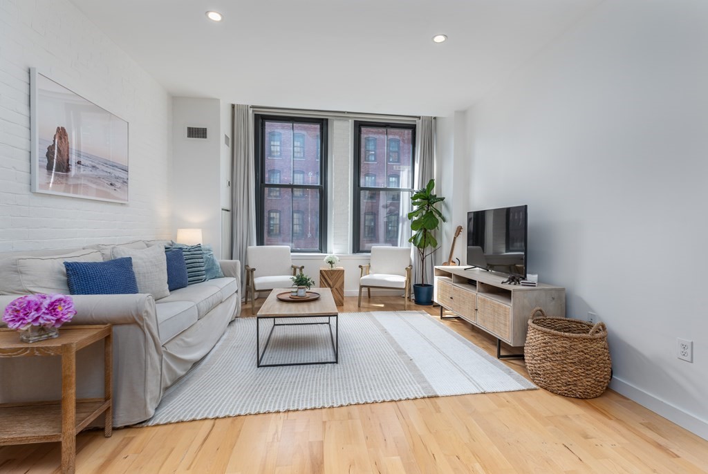 346 Congress  UNIT 209 Boston Massachusetts United States, for Rent, residential,  , The Edwards Realty Team - Barrett Sotheby's International Realty