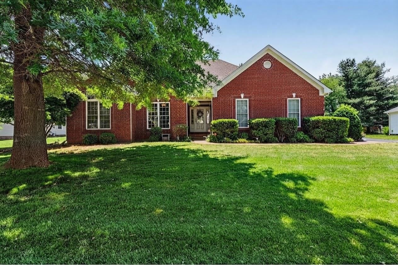 829 Divot Circle Bowling Green Kentucky United States, for Sale, residential, Adam Hanes, LPT Realty