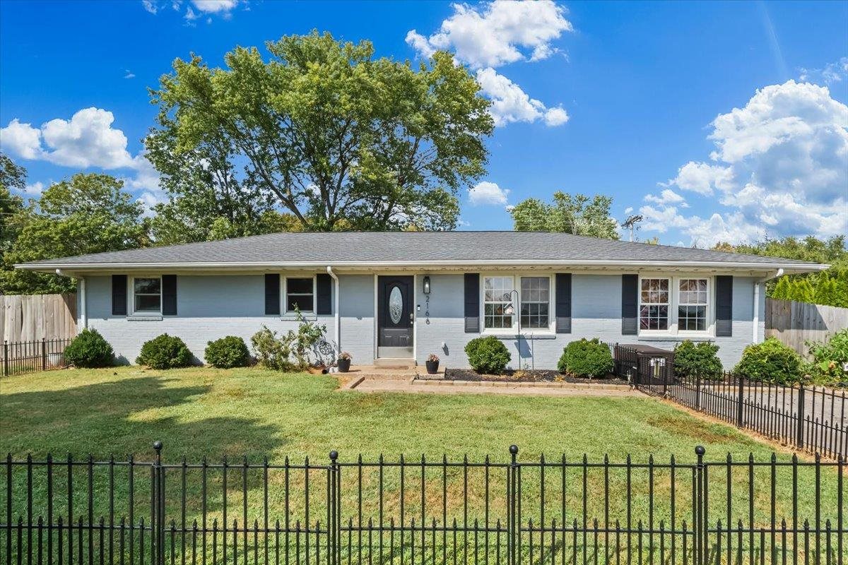 2166 Porter Pike Bowling Green Kentucky United States, for Sale, residential, Adam Hanes, LPT Realty