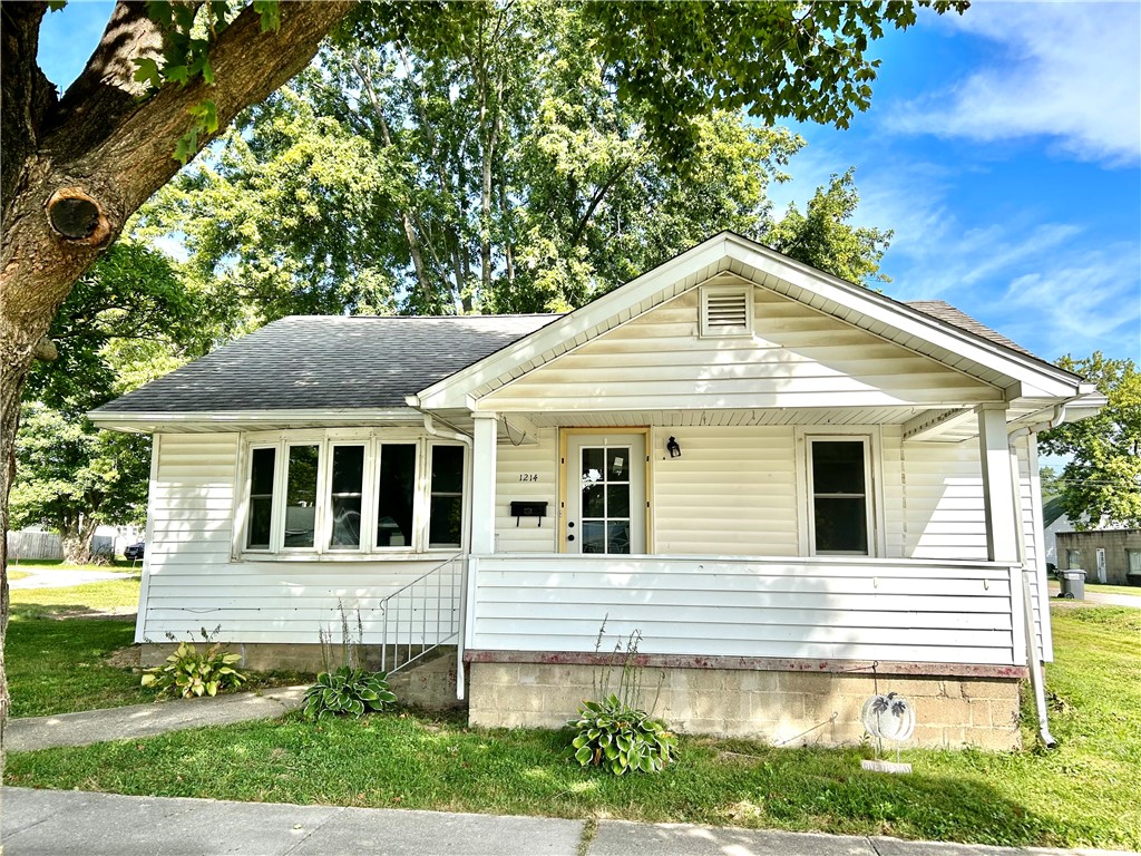 1214 Archer Avenue Marshall Illinois United States, for Sale, residential, Reuben Stence, Stence Realty Team