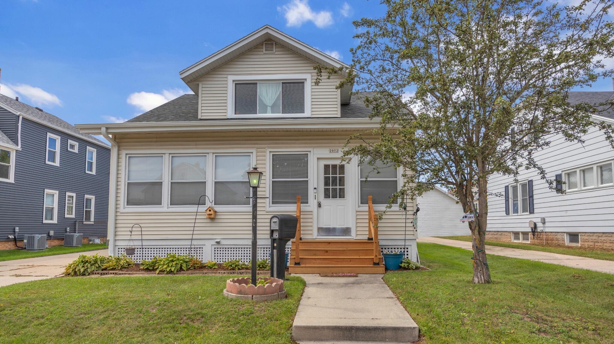 2012 N 19th St Sheboygan Wisconsin United States, for Sale, residential, Demo Agent, InCom Real Estate - New Demo Office