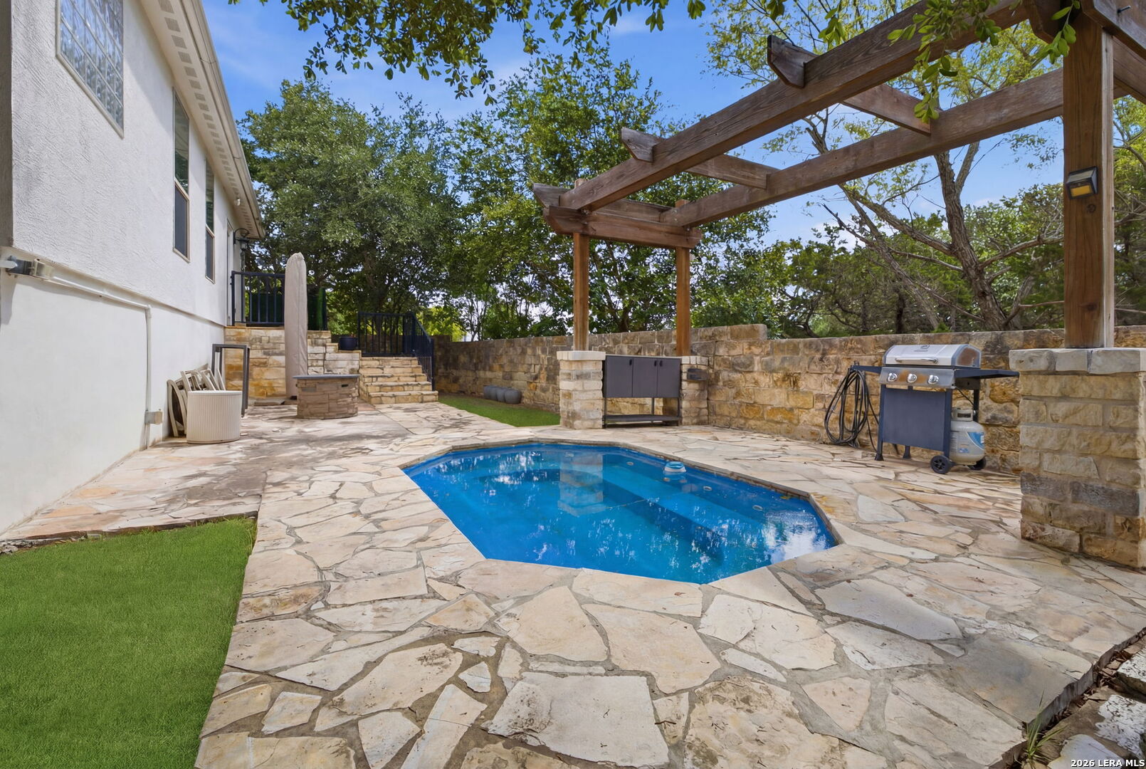 23326 WOODLAWN RDG San Antonio Texas United States, for Sale, residential, Rita Vera, Central Metro Realty LLC