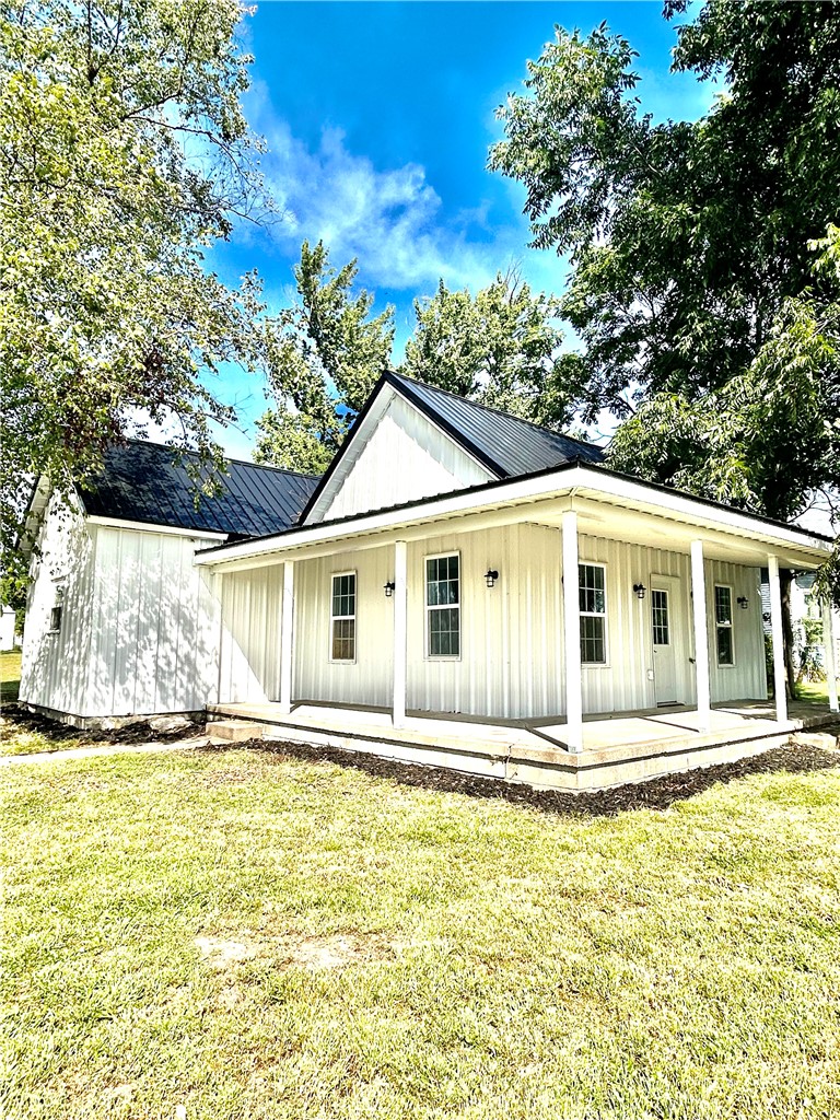 714 S 6th Street Marshall Illinois United States, for Sale, residential, Reuben Stence, Stence Realty Team