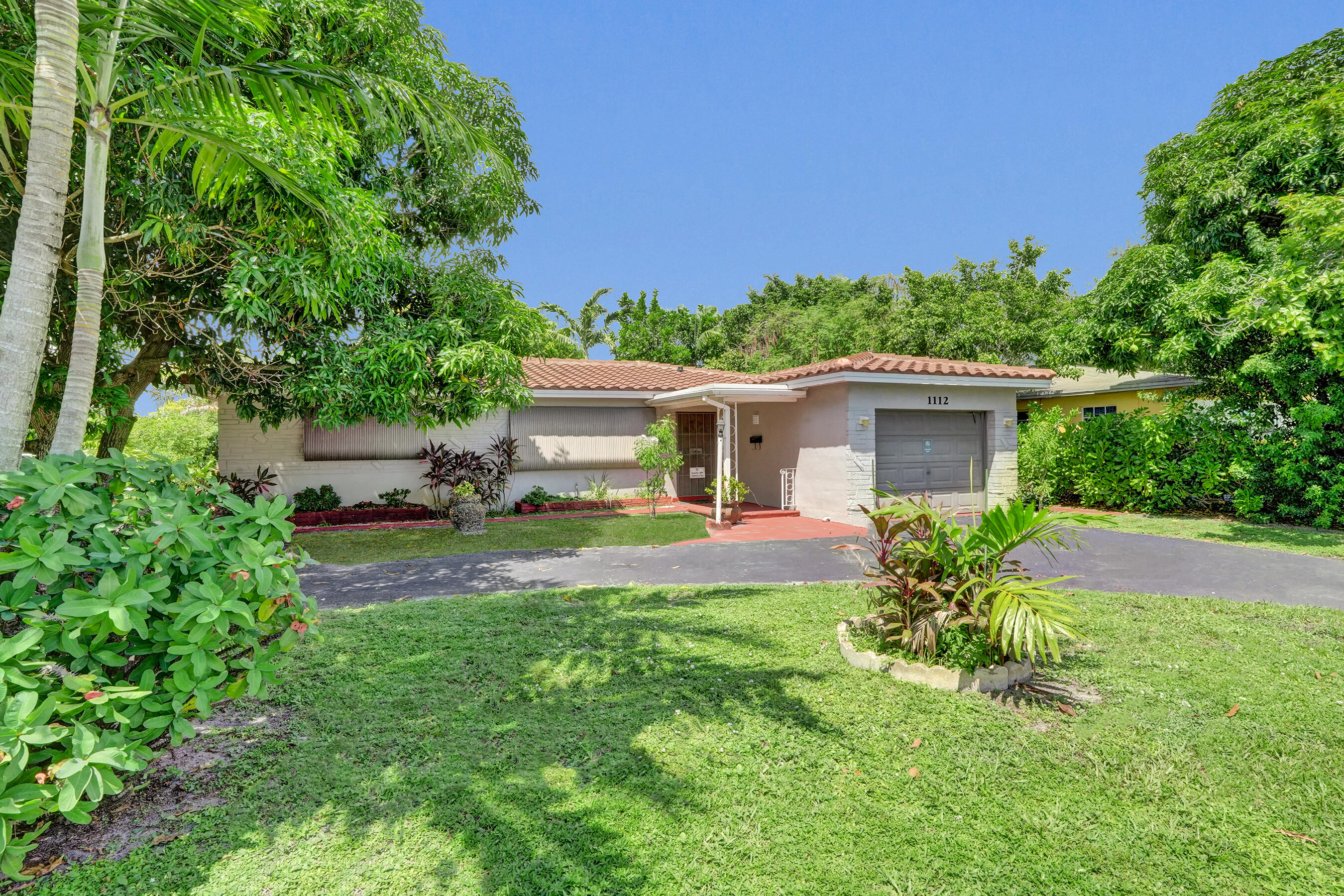 1112 S 22nd Court Hollywood Florida United States, for Sale, residential, Demo Agent, InCom Real Estate - New Demo Office