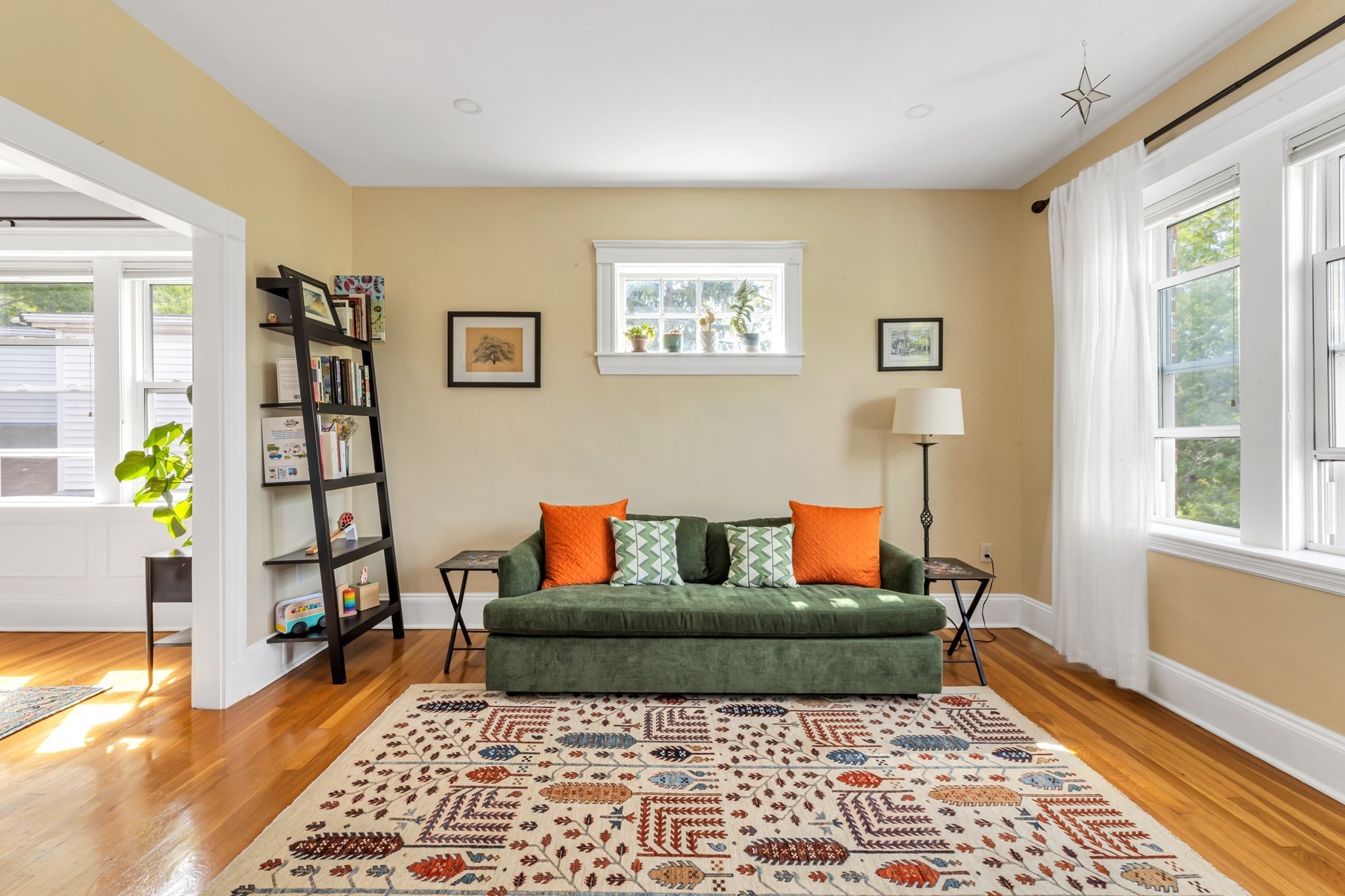 250 Arborway  UNIT 3 Boston Massachusetts United States, for Sale, residential,  , The Edwards Realty Team - Barrett Sotheby's International Realty