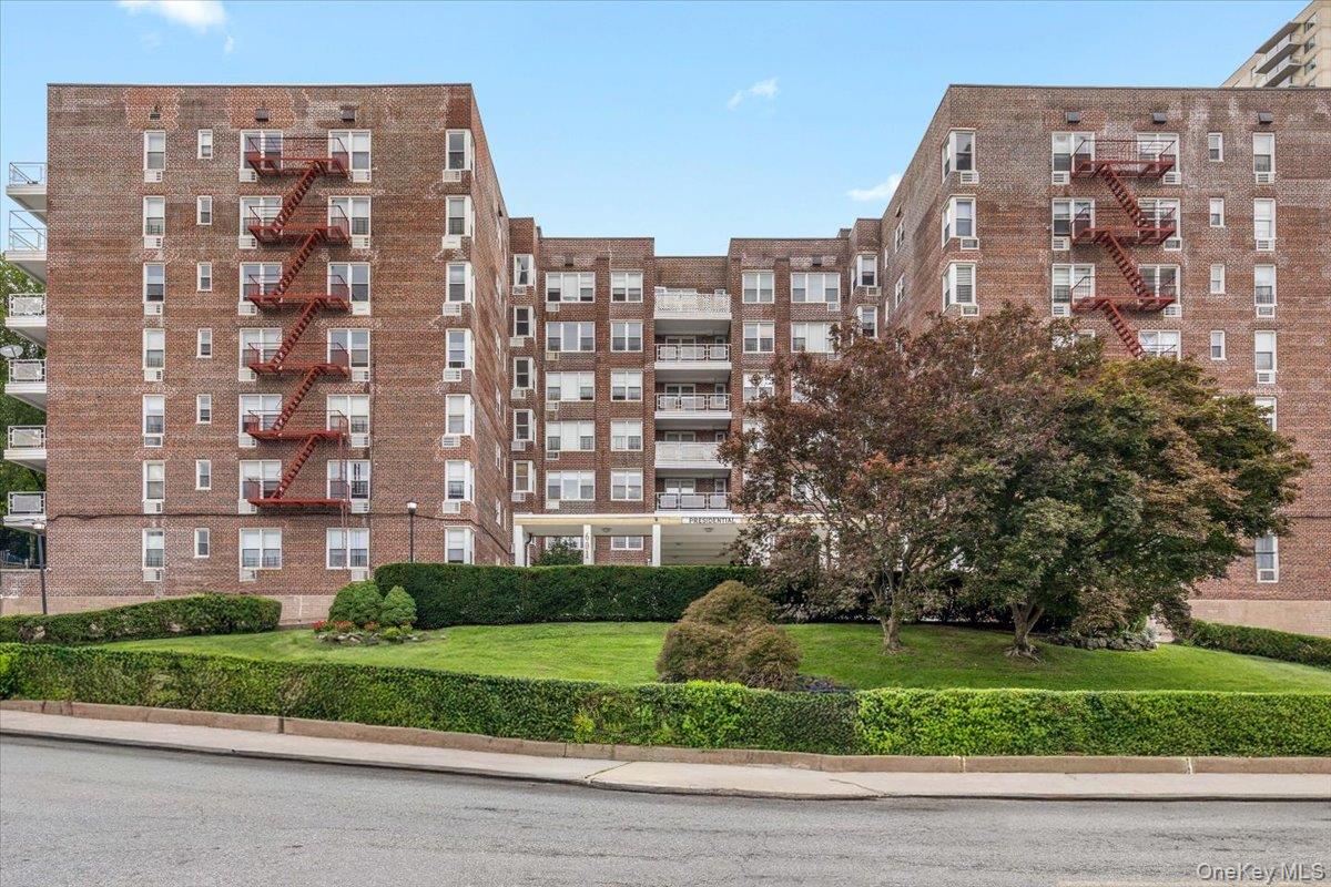 601 Kappock Street APT 1P Bronx New York United States, for Sale, residential, Anthony Omoruan, Keller Williams Realty, NYC Grp