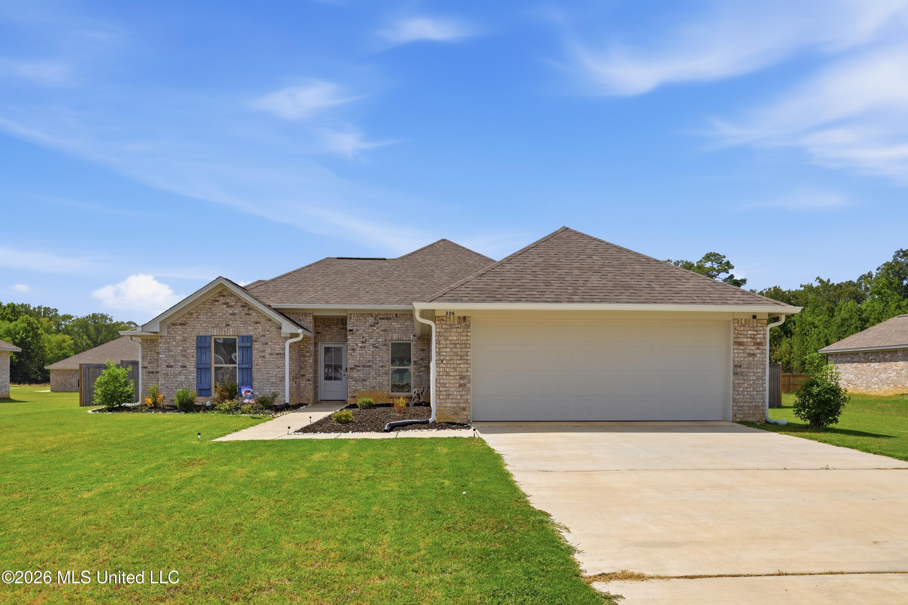 226 Jasmine Cove Circle Brandon Mississippi United States, for Sale, residential, Jessica McLaurin, Rezults Realty, LLC