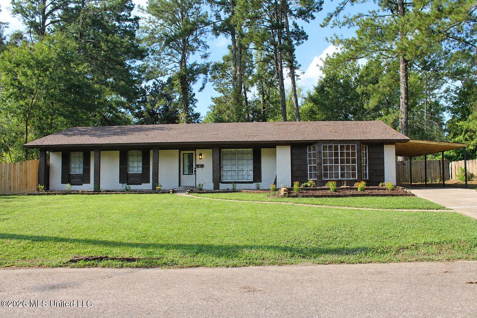 1967 Teakwood Drive Jackson Mississippi United States, for Sale, residential, Jessica McLaurin, Rezults Realty, LLC
