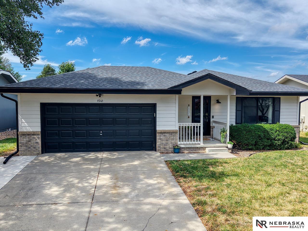 1541 SW Lacey Lane Lincoln Nebraska United States, for Sale, residential,  , Wolf Professional Realty PC