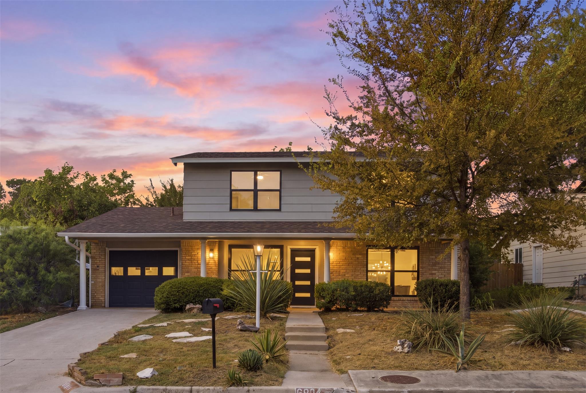 6904 Langston DR Austin Texas United States, for Sale, residential, Rita Vera, Central Metro Realty LLC