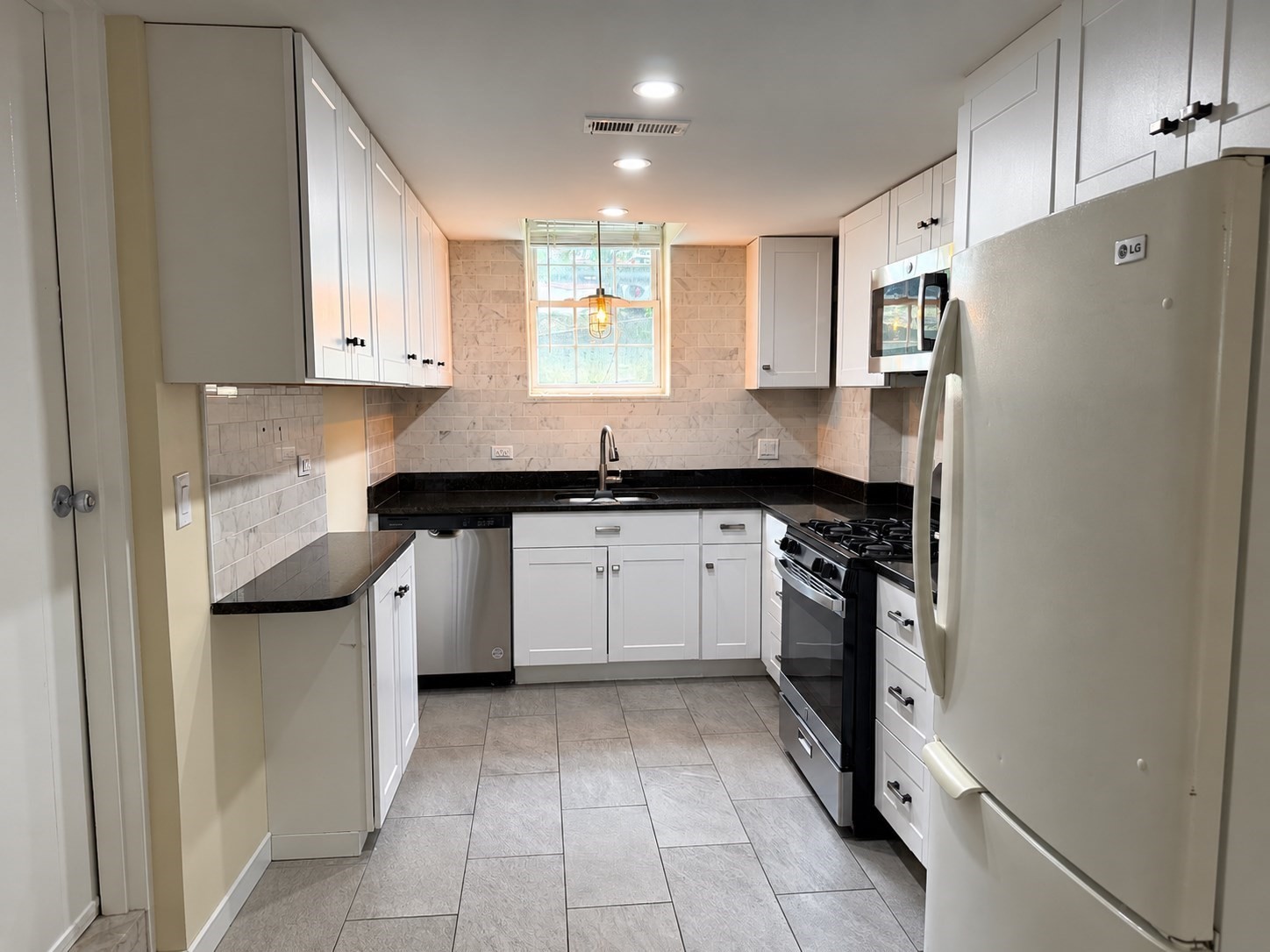 140 Lake Shore Rd  UNIT 2B Boston Massachusetts United States, for Rent, residential,  , The Edwards Realty Team - Barrett Sotheby's International Realty