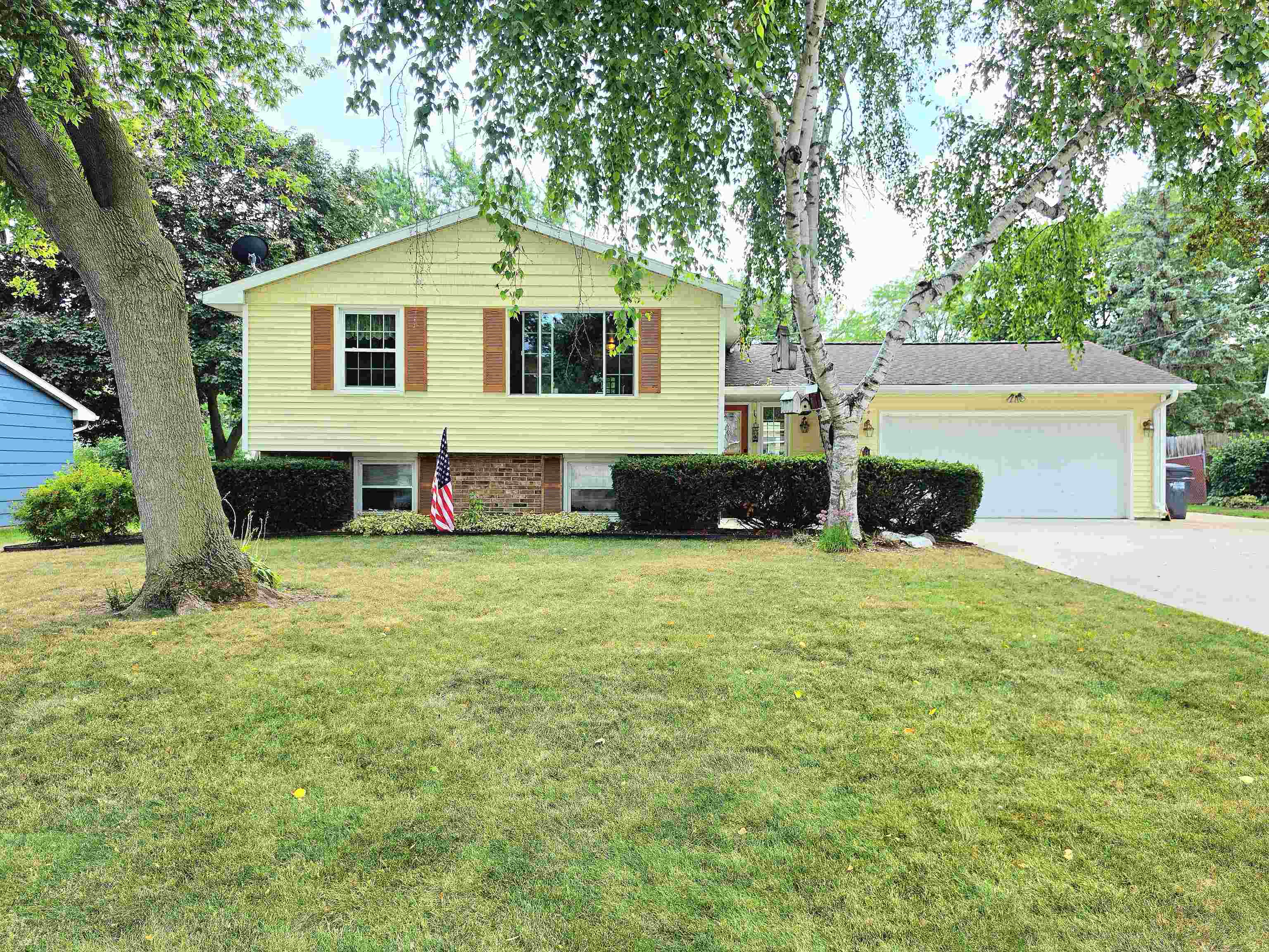 540 SOMERSET Drive Green Bay Wisconsin United States, for Sale, residential,  , Fireside Realty LLC