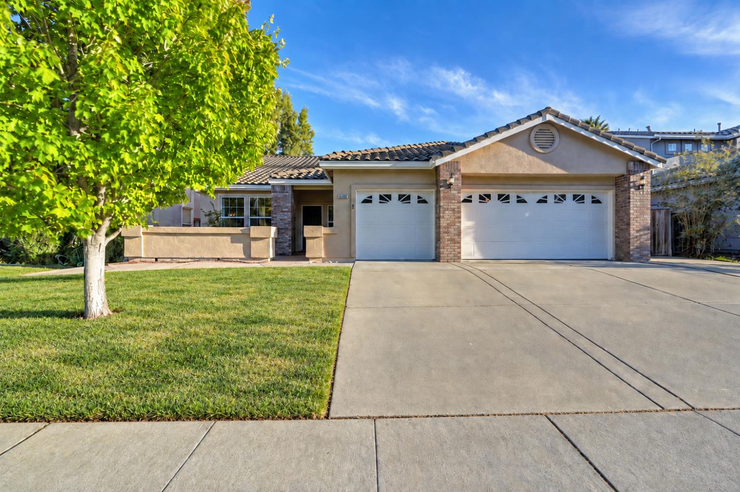 2212 Endeavor Way Sacramento California United States, for Sale, residential, , Royalty Property Management & Realty