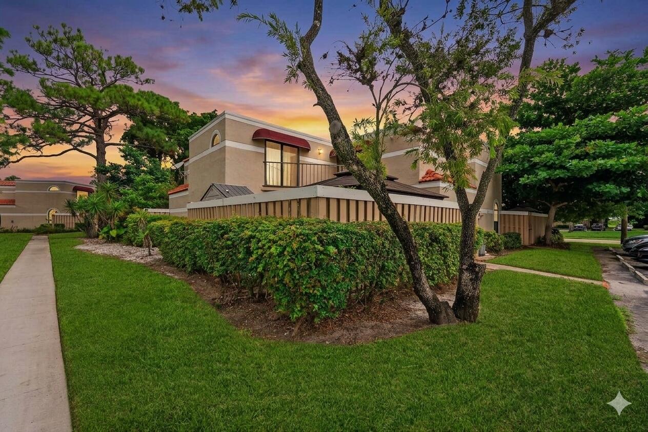 4240 Village Drive APT D Delray Beach Florida United States, for Sale, residential, Arlene   Toolsie  , Re/Max Direct