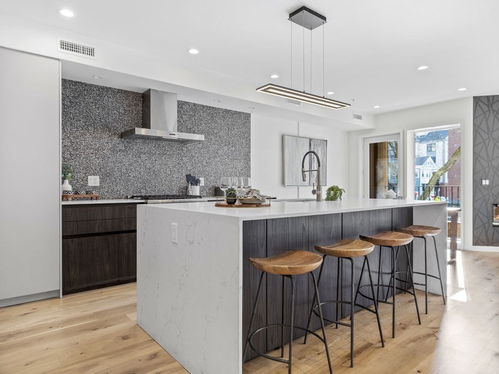 362-364 W Broadway  UNIT 2 Boston Massachusetts United States, for Sale, residential, Darcy Bento, South Boston  Realtor Bento Real Estate Group, Bento Real Estate Group, Inc.