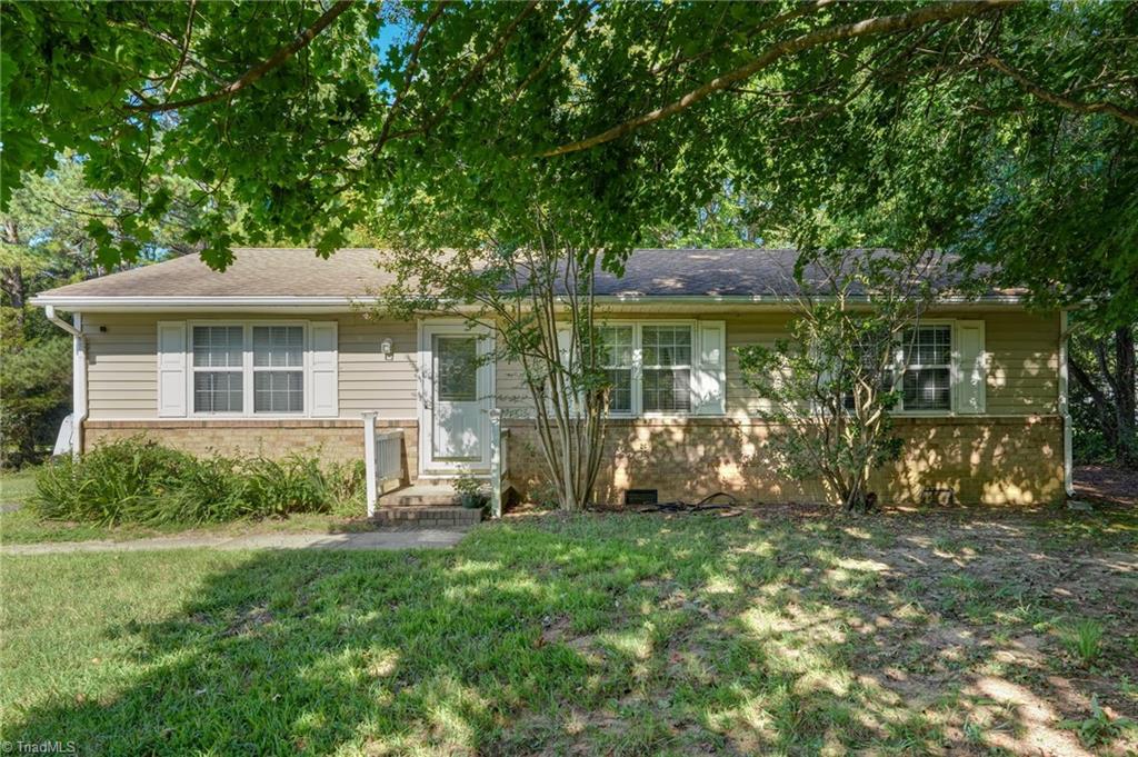 4906 Pheasant Drive Greensboro North Carolina United States, for Sale, residential, J.C. Grose, Triad Home and Land Co.