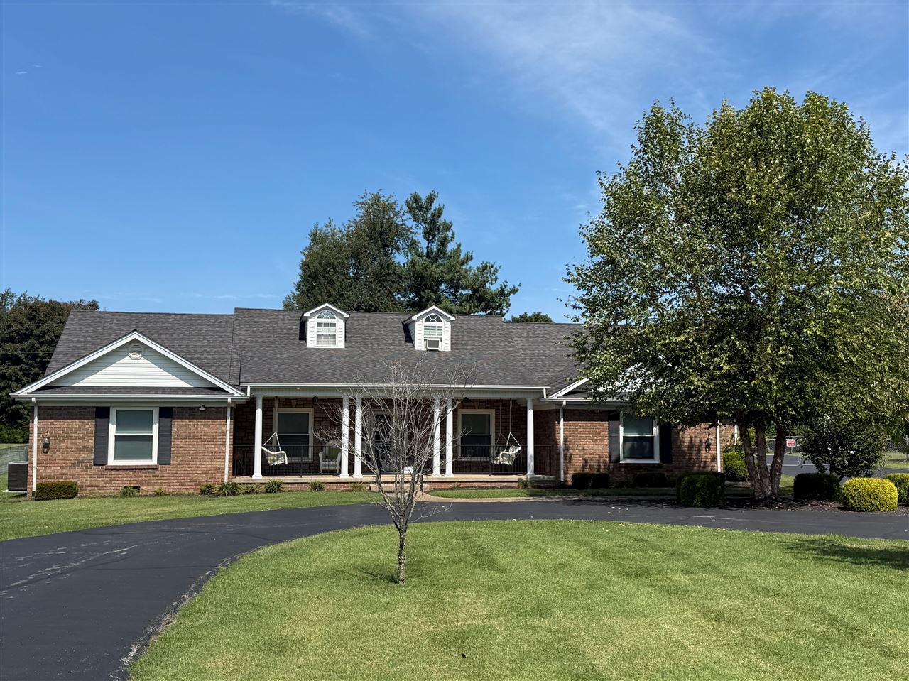 826 Lois Lane Bowling Green Kentucky United States, for Sale, residential, Adam Hanes, LPT Realty