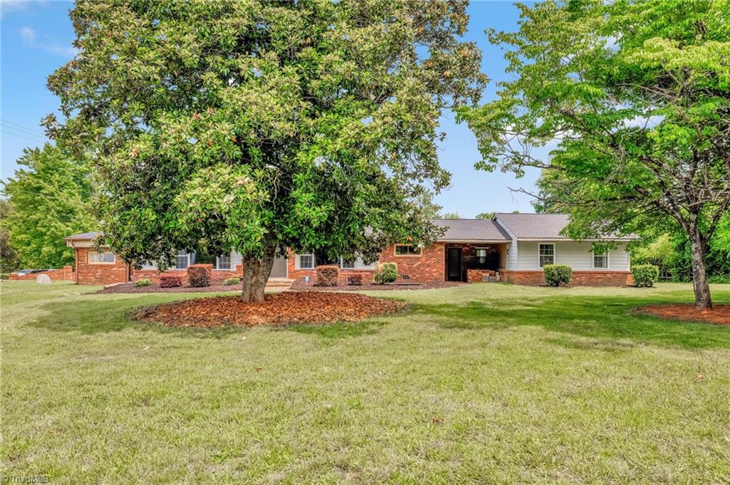 7549 Sunnyvale Drive High Point North Carolina United States, for Sale, residential, J.C. Grose, Triad Home and Land Co.