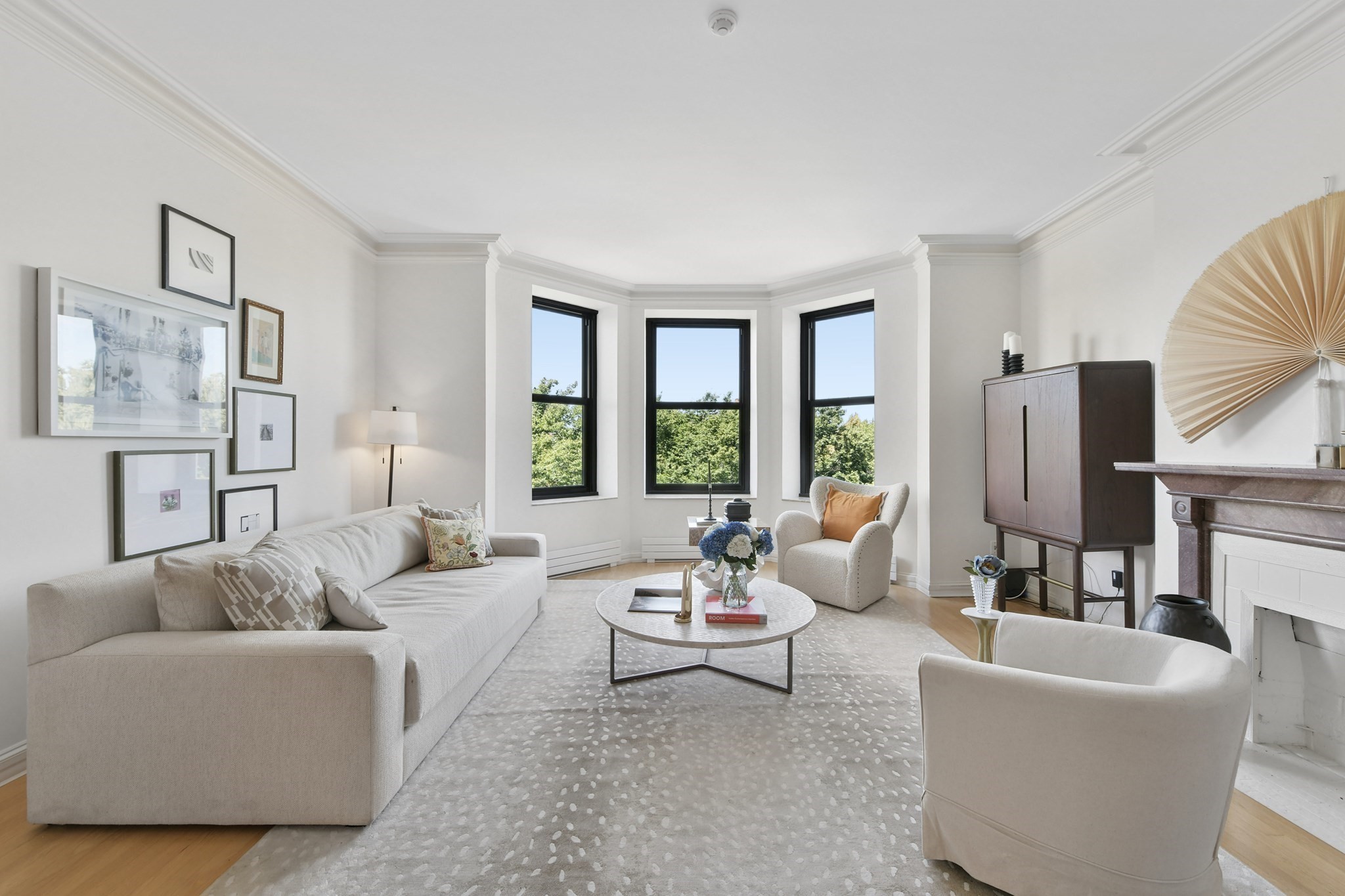 160 Commonwealth Avenue  UNIT 414 Boston Massachusetts United States, for Sale, residential, Darcy Bento, South Boston  Realtor Bento Real Estate Group, Bento Real Estate Group, Inc.