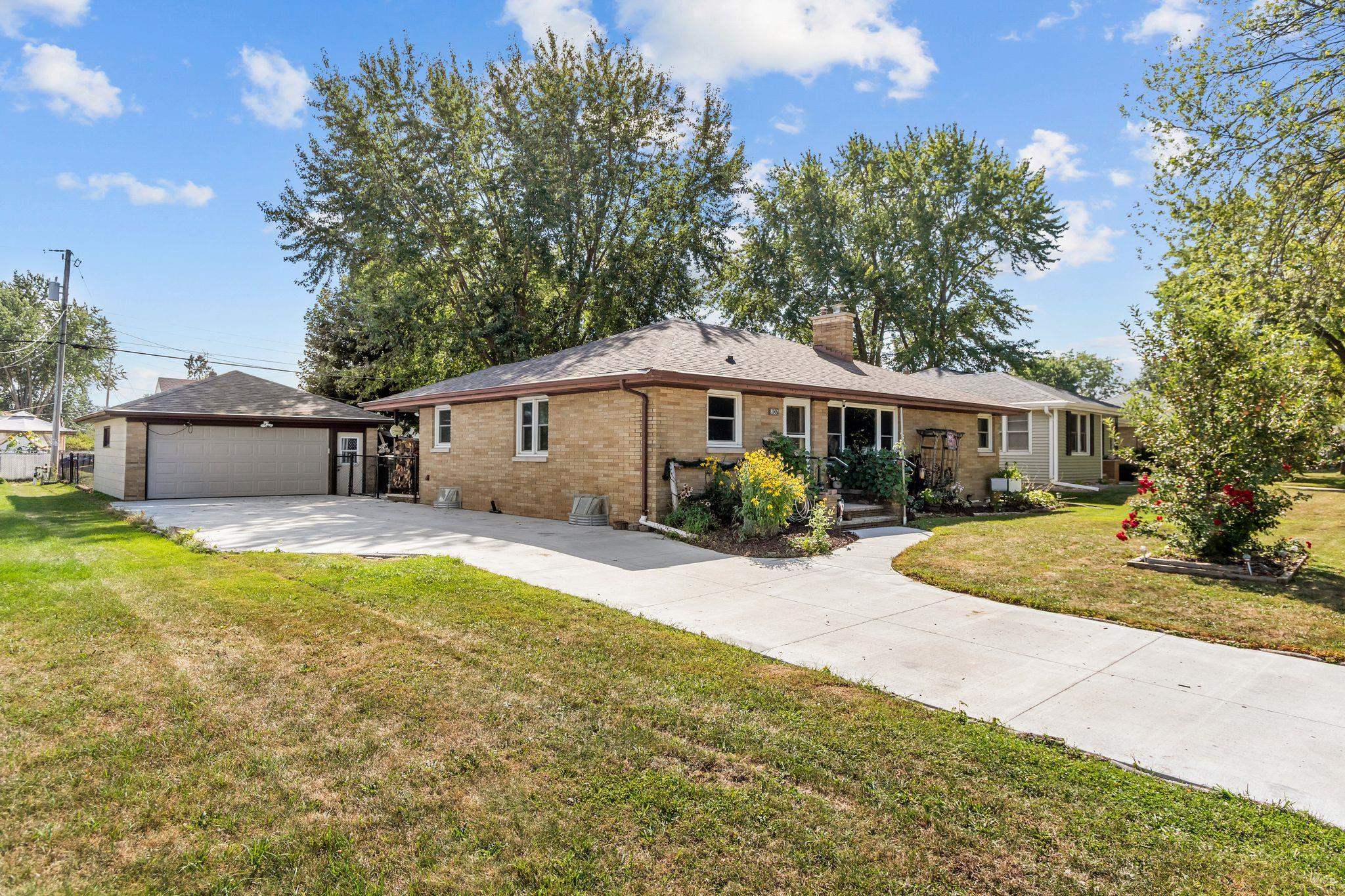 807 W PARKWAY Boulevard Appleton Wisconsin United States, for Sale, residential,  , Fireside Realty LLC