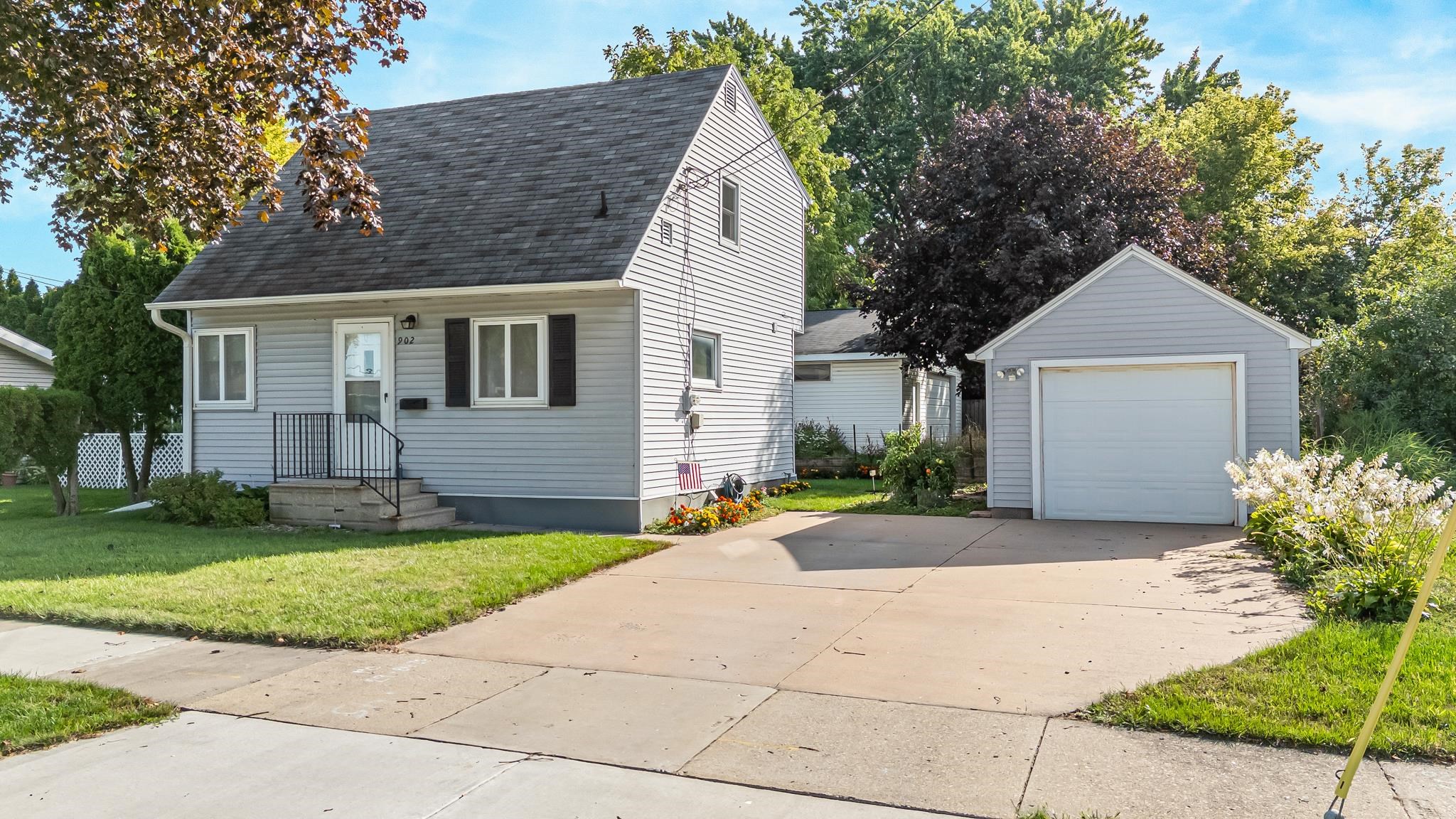 902 N LINWOOD Avenue Appleton Wisconsin United States, for Sale, residential,  , Fireside Realty LLC