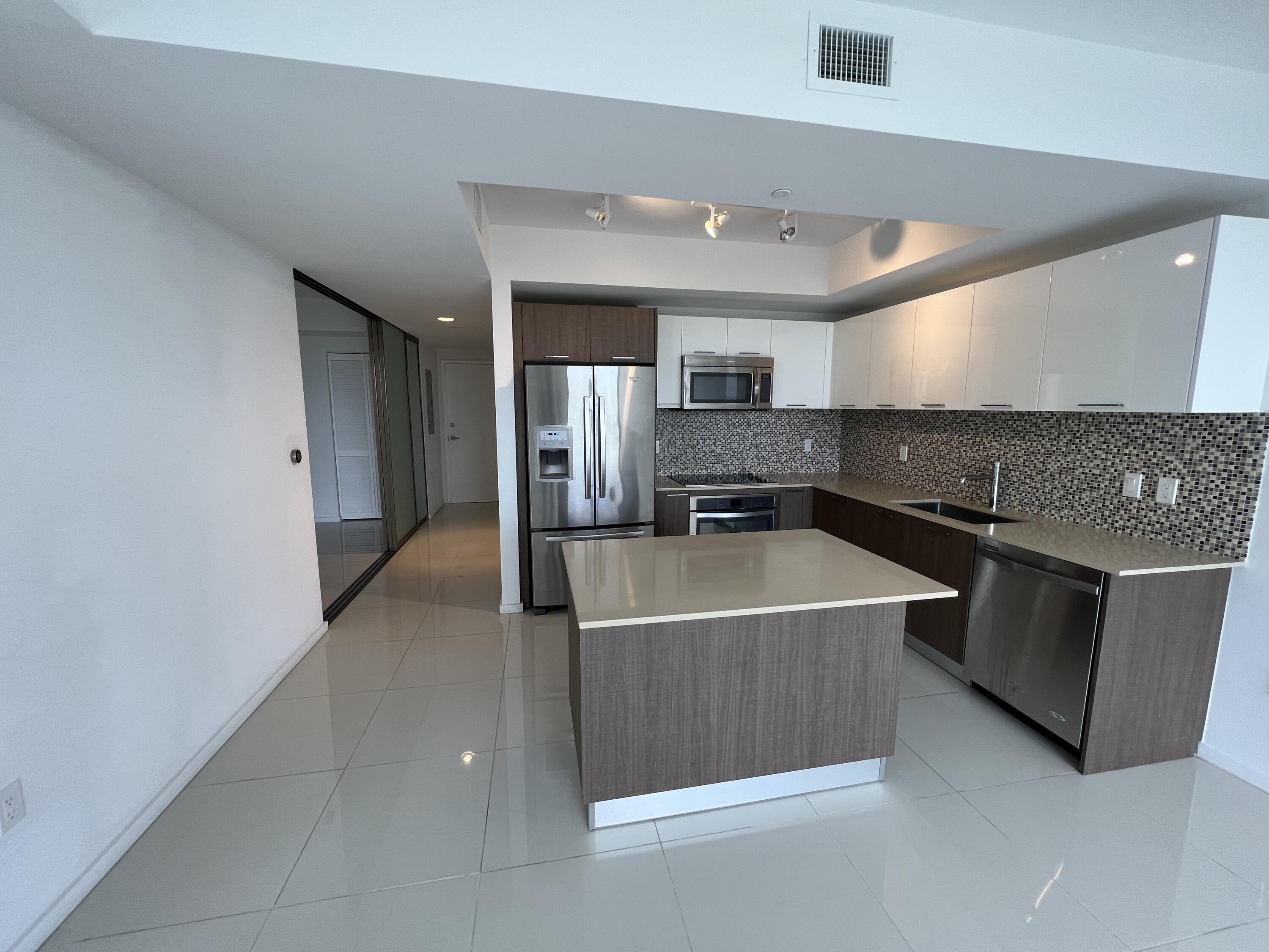 5300 PASEO Boulevard APT 708 Doral Florida United States, for Sale, residential, Roberto Villasmil, Interinvestments Realty, Inc.