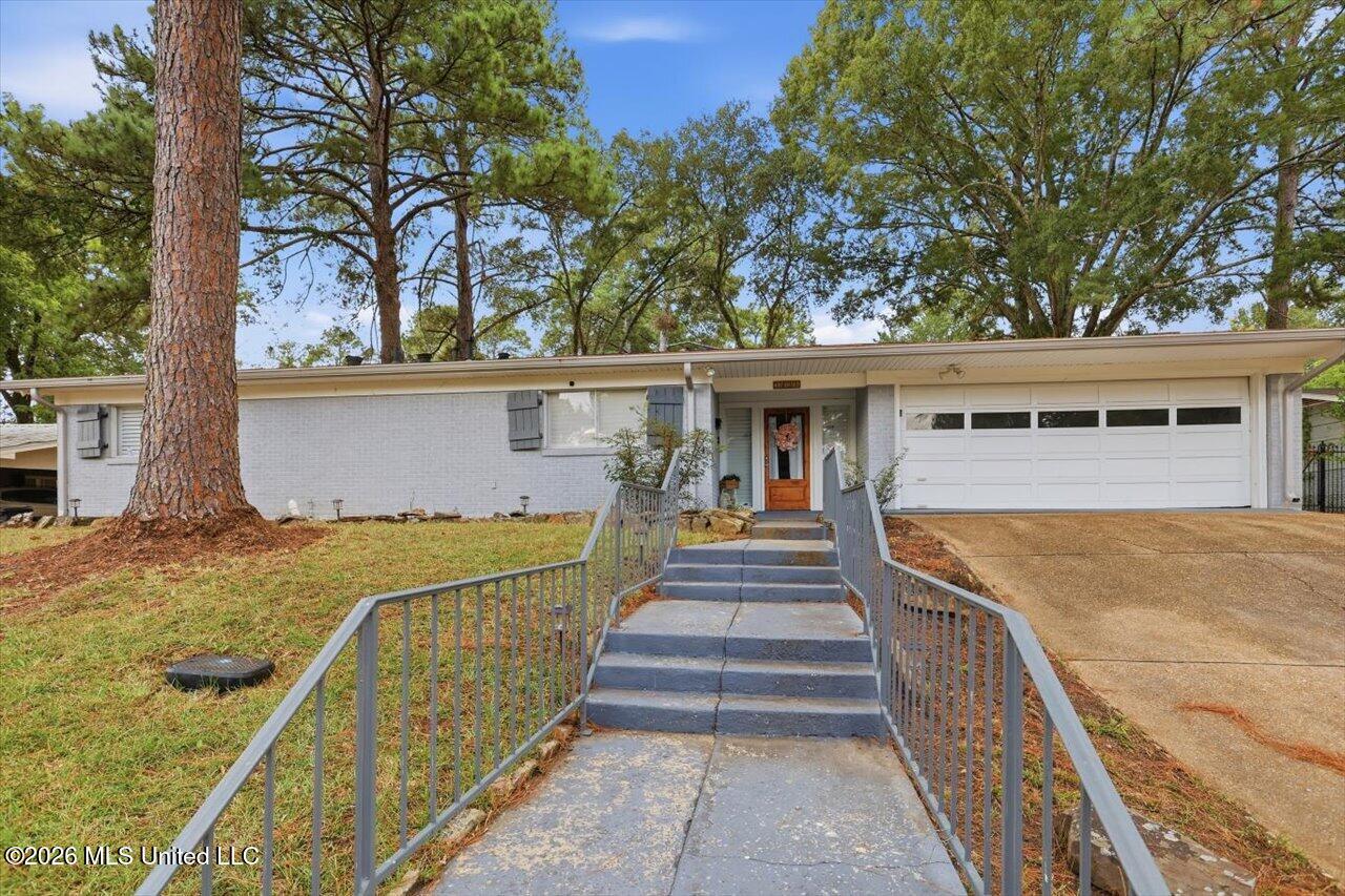 1435 Kimwood Drive Jackson Mississippi United States, for Sale, residential, Jessica McLaurin, Rezults Realty, LLC