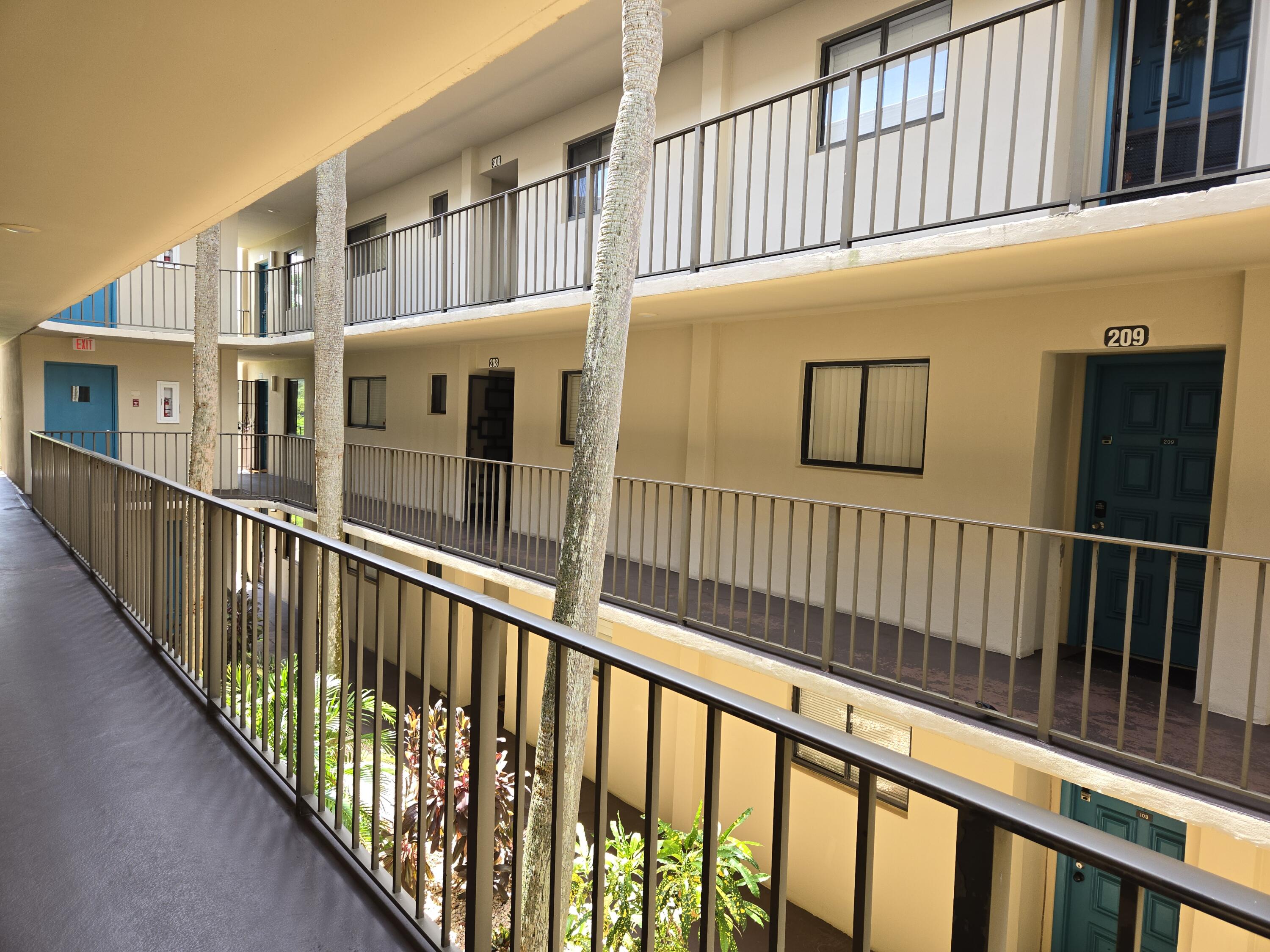 5190 LAS VERDES Circle APT 209 Delray Beach Florida United States, for Rent, residential, Arlene   Toolsie  , Re/Max Direct