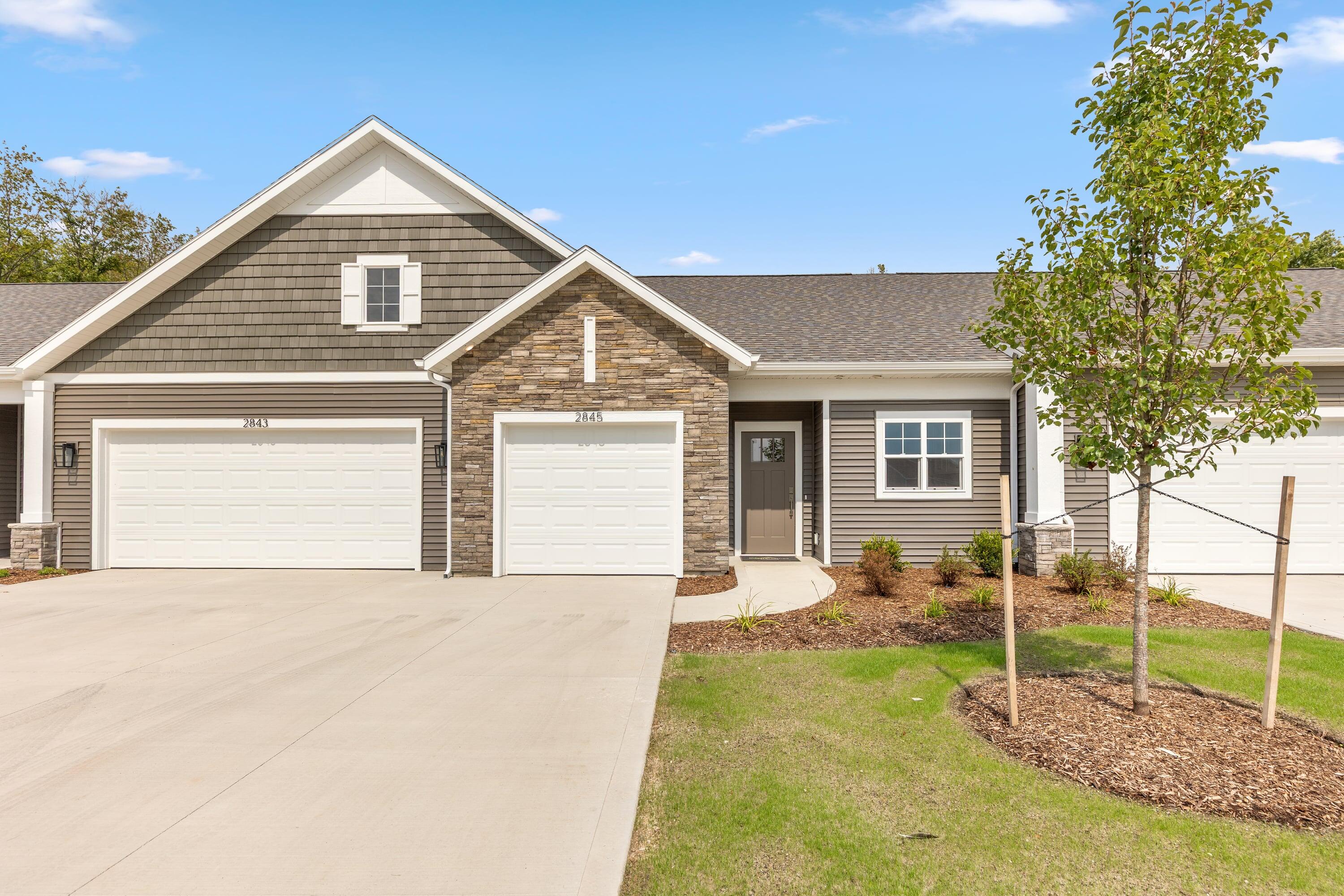 2845 W Cobblestone Court APT 19 Kentwood  United States, for Sale, residential, Allison Koetsier, Compass Realty Services