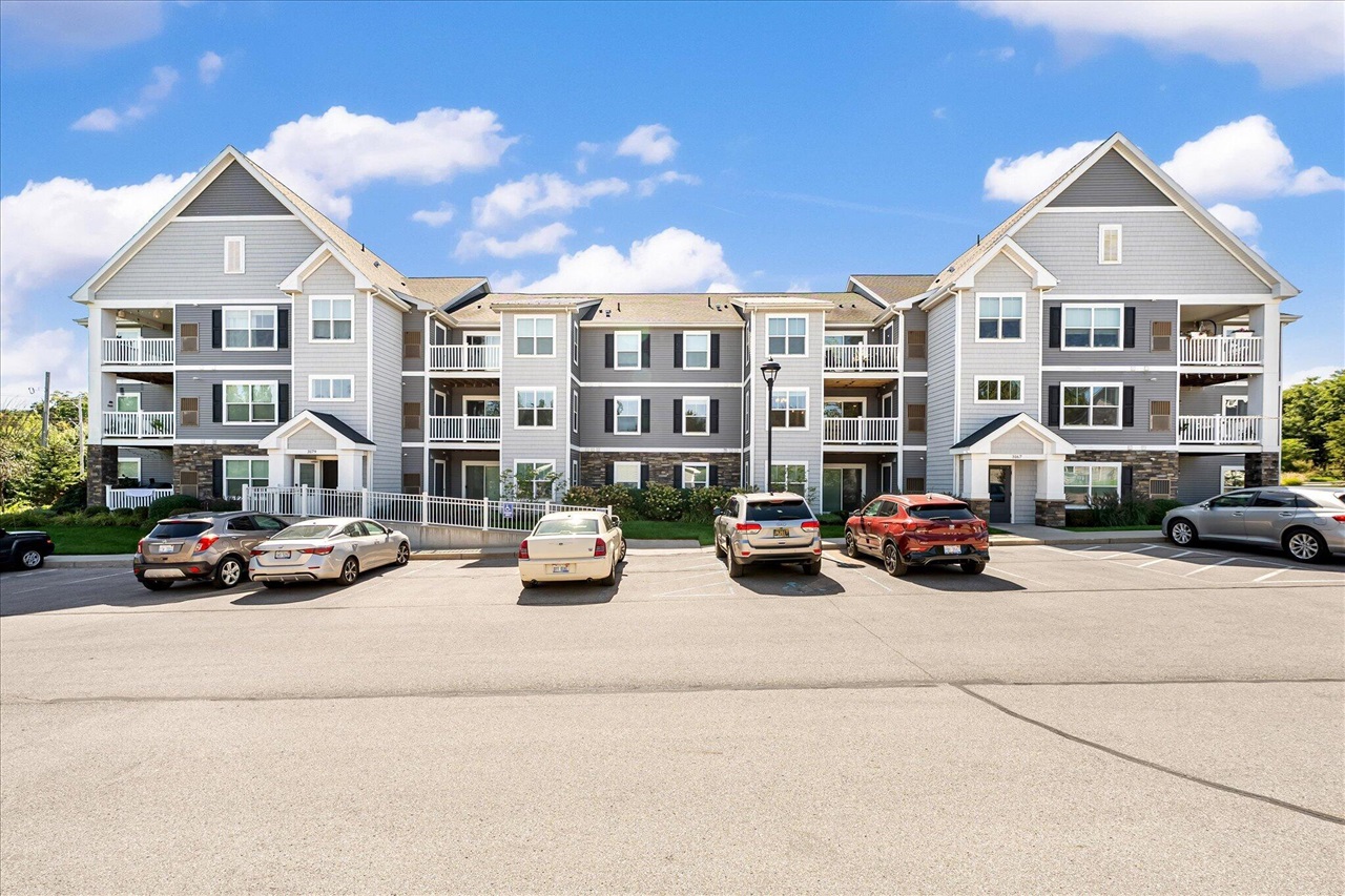 3167 Blairview Parkway APT 203 Kentwood  United States, for Sale, residential, Allison Koetsier, Compass Realty Services