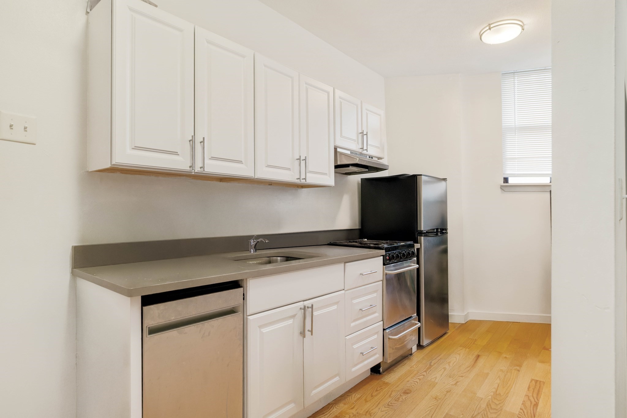 5 N Margin St  UNIT 2 Boston Massachusetts United States, for Rent, residential,  , The Edwards Realty Team - Barrett Sotheby's International Realty