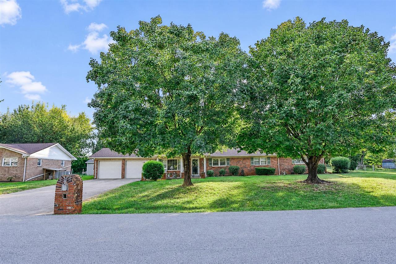 209 Hilltopper Avenue Bowling Green Kentucky United States, for Sale, residential, Adam Hanes, LPT Realty