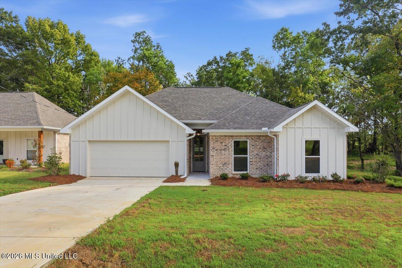 192 Lake Harbor Road Brandon Mississippi United States, for Sale, residential, Jessica McLaurin, Rezults Realty, LLC
