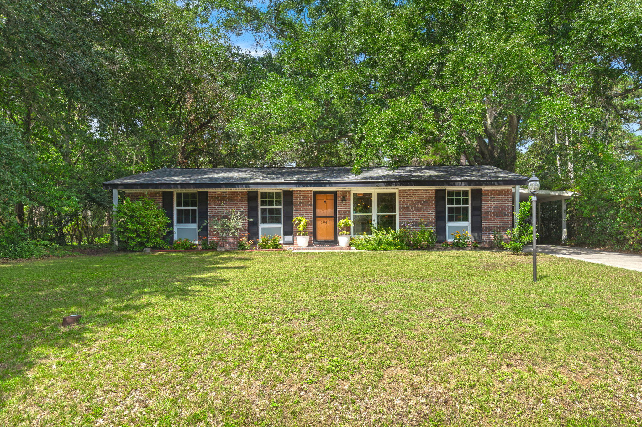 1047 Honeysuckle Lane Charleston South Carolina United States, for Sale, residential, Bobbie Rose, Keller Williams Realty Charleston/West Ashley