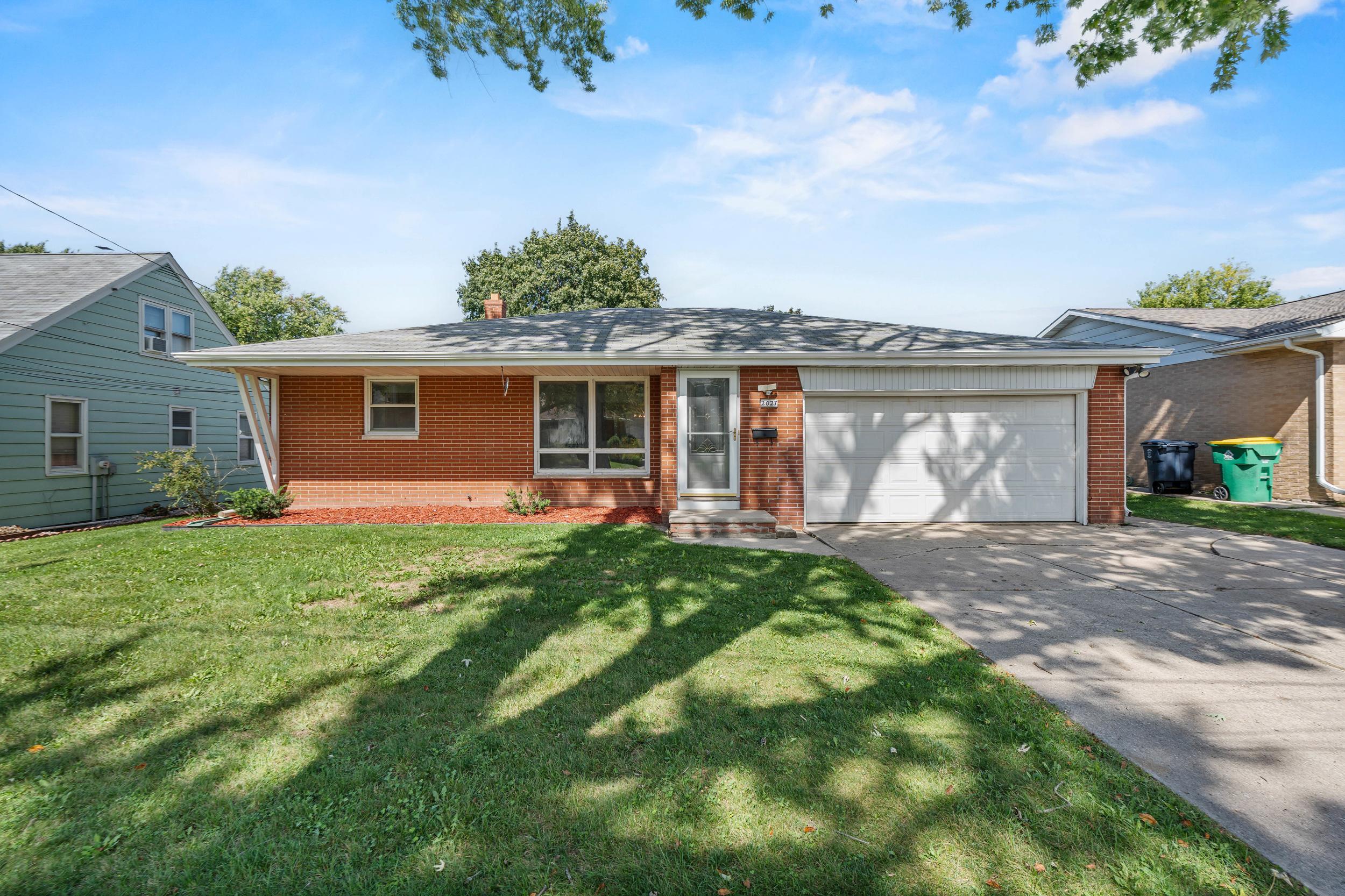 2027 HILLVIEW Drive Green Bay Wisconsin United States, for Sale, residential,  , Fireside Realty LLC