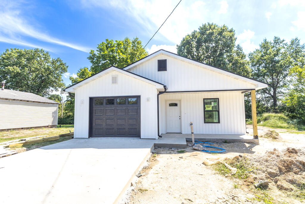 1008 West End Place Moberly Missouri United States, for Sale, residential,  , CENTURY 21 McKeown & Associates, Inc.