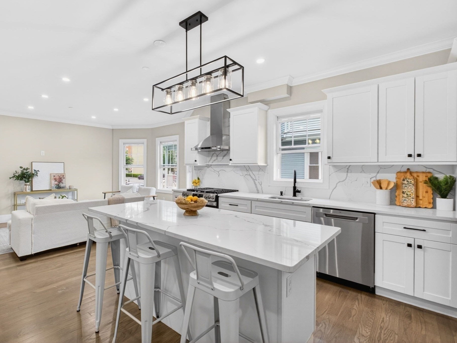 152 Washington St  UNIT 1 Boston Massachusetts United States, for Sale, residential,  , The Edwards Realty Team - Barrett Sotheby's International Realty