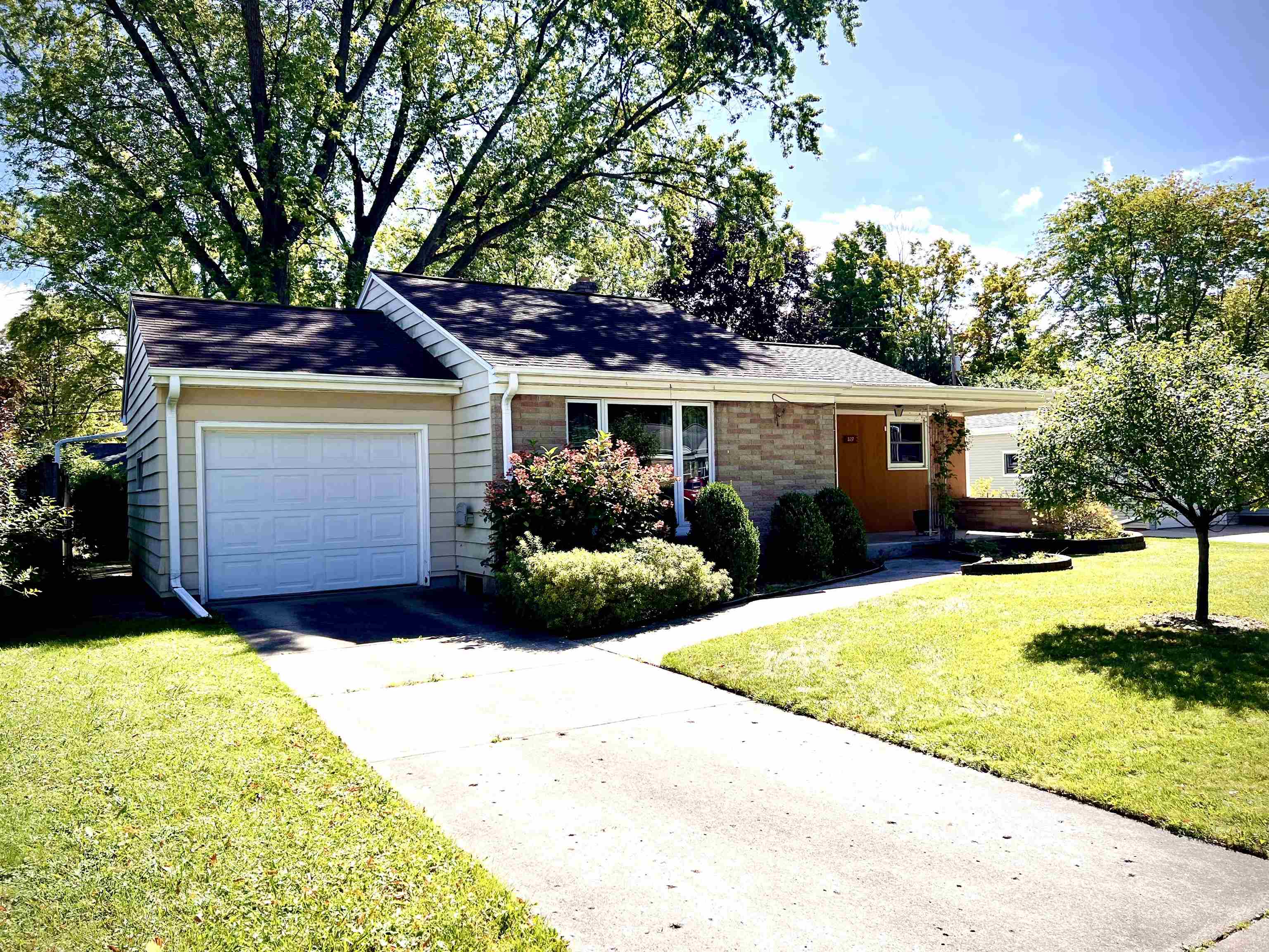 827 COLONIAL Avenue Green Bay Wisconsin United States, for Sale, residential,  , Fireside Realty LLC